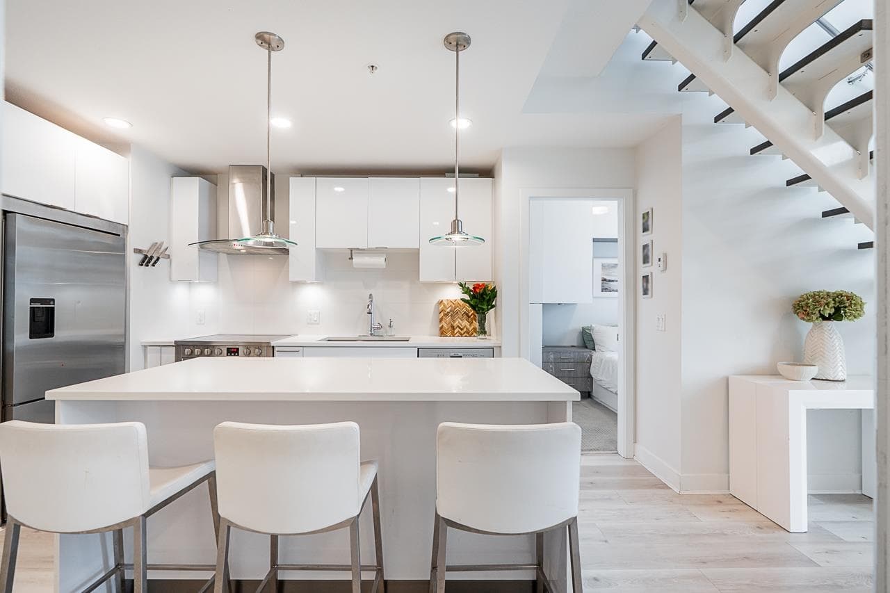 606 - 733 W 3rd Street, North Vancouver, V7M 0C8 — photo 5