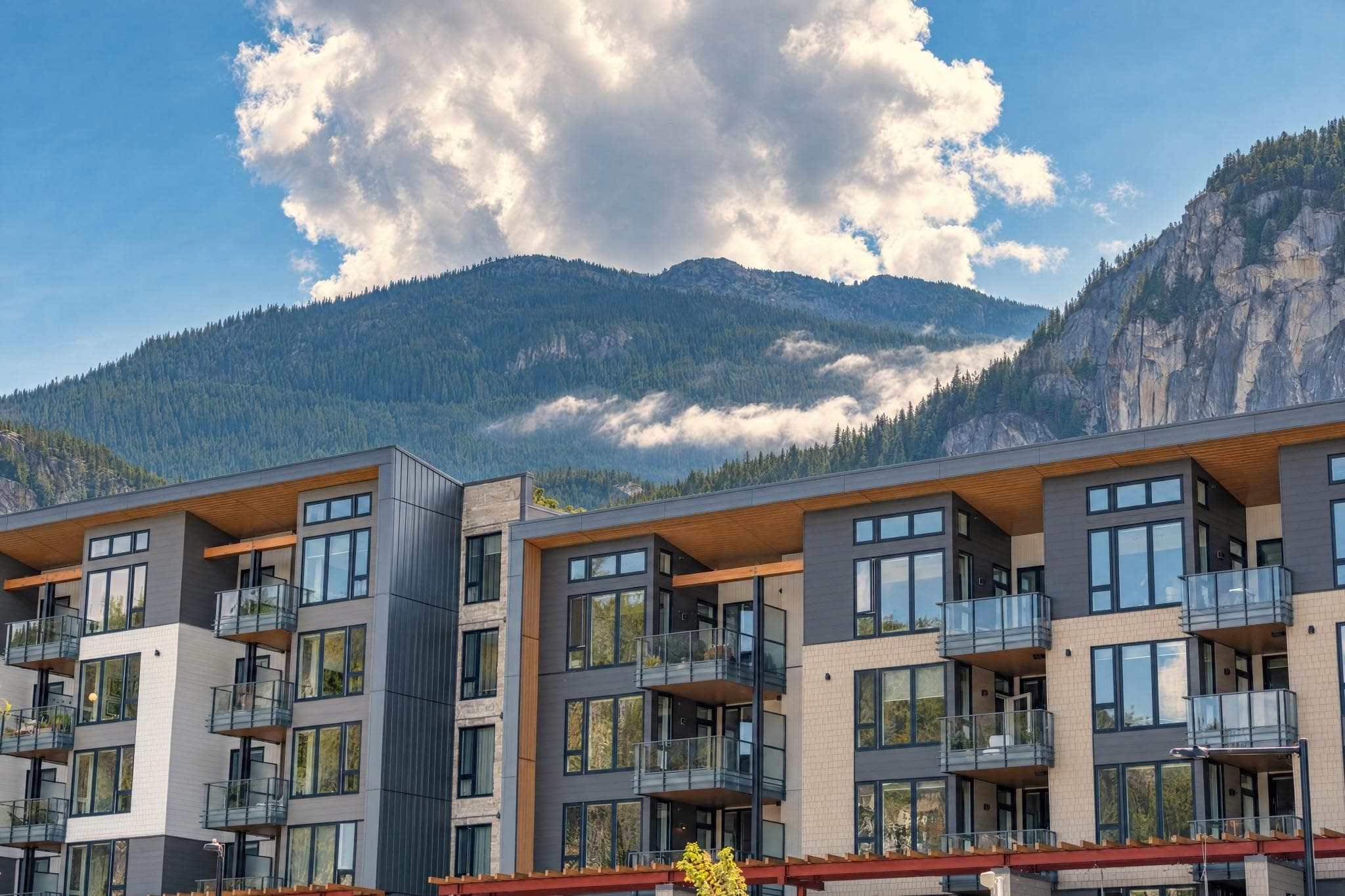 208 - 1506 Scott Crescent, Squamish, V8B 1G4 — photo 3