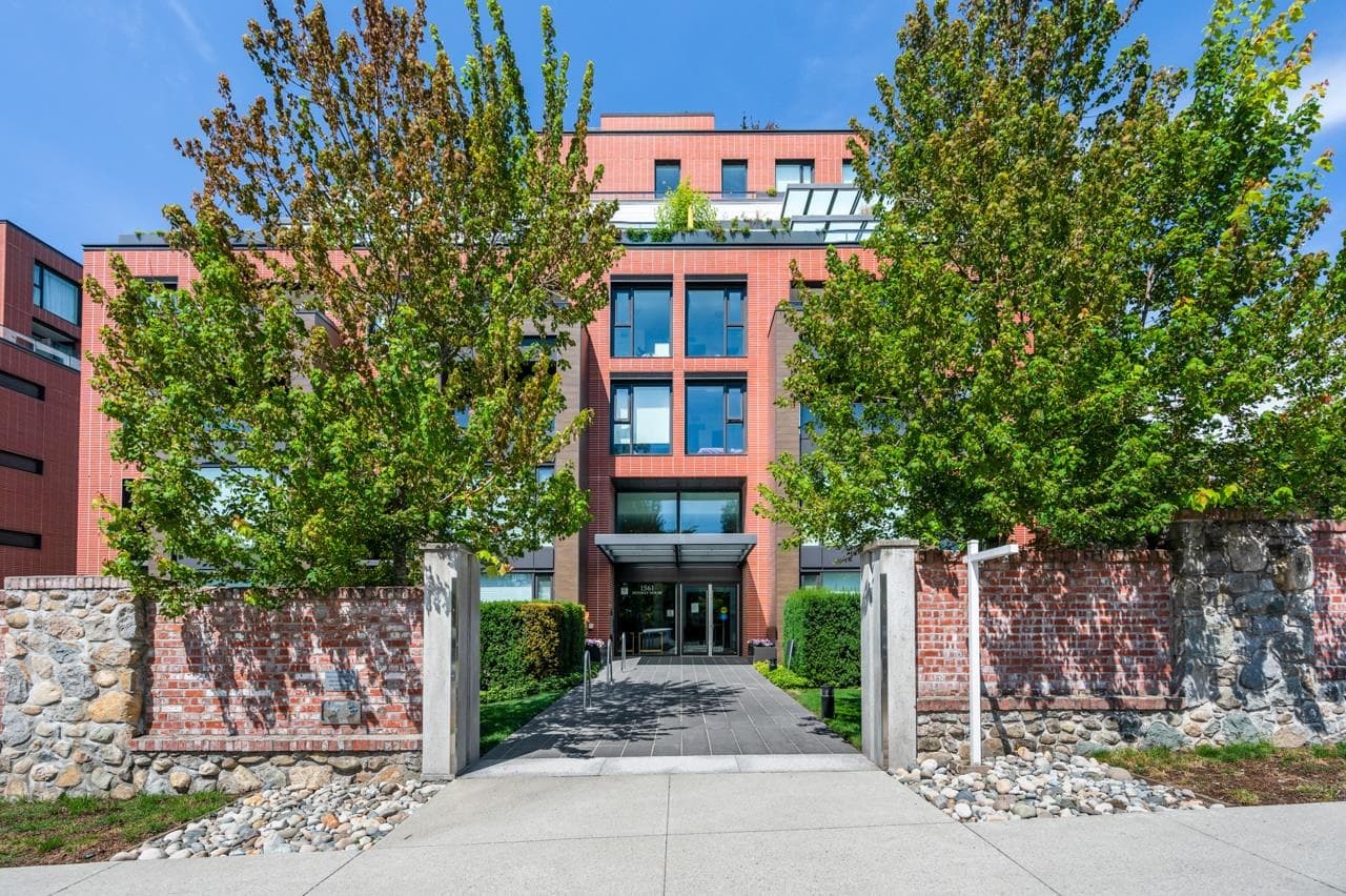 205 - 1561 W 57th Avenue, Vancouver, V6P 0H5 — photo 1