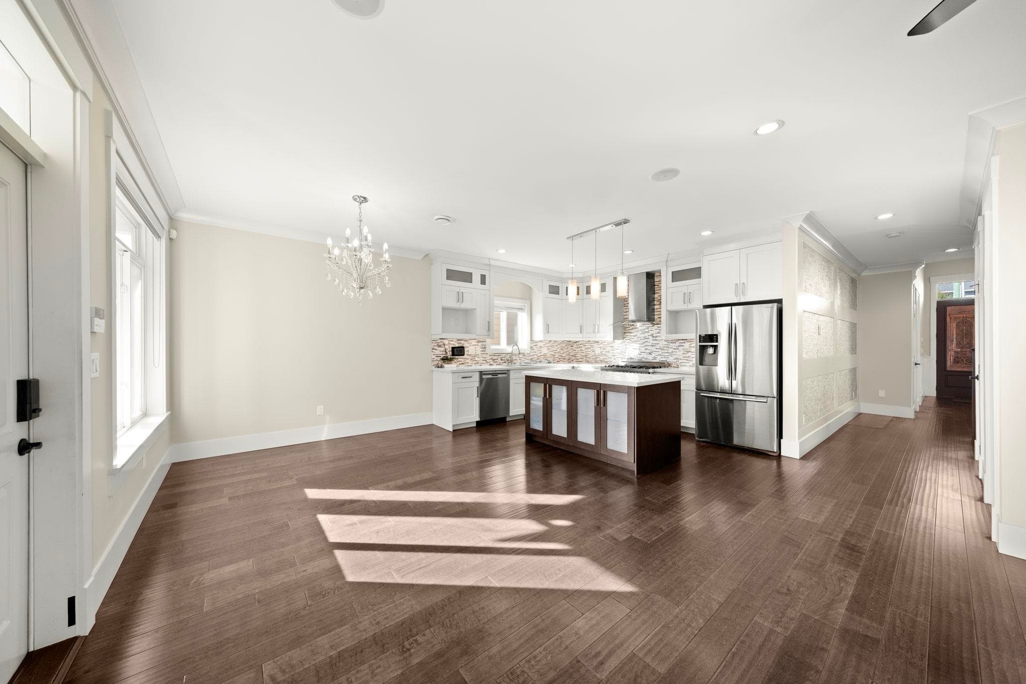 7028 Broadway, Burnaby, V5A 1R8 — photo 4