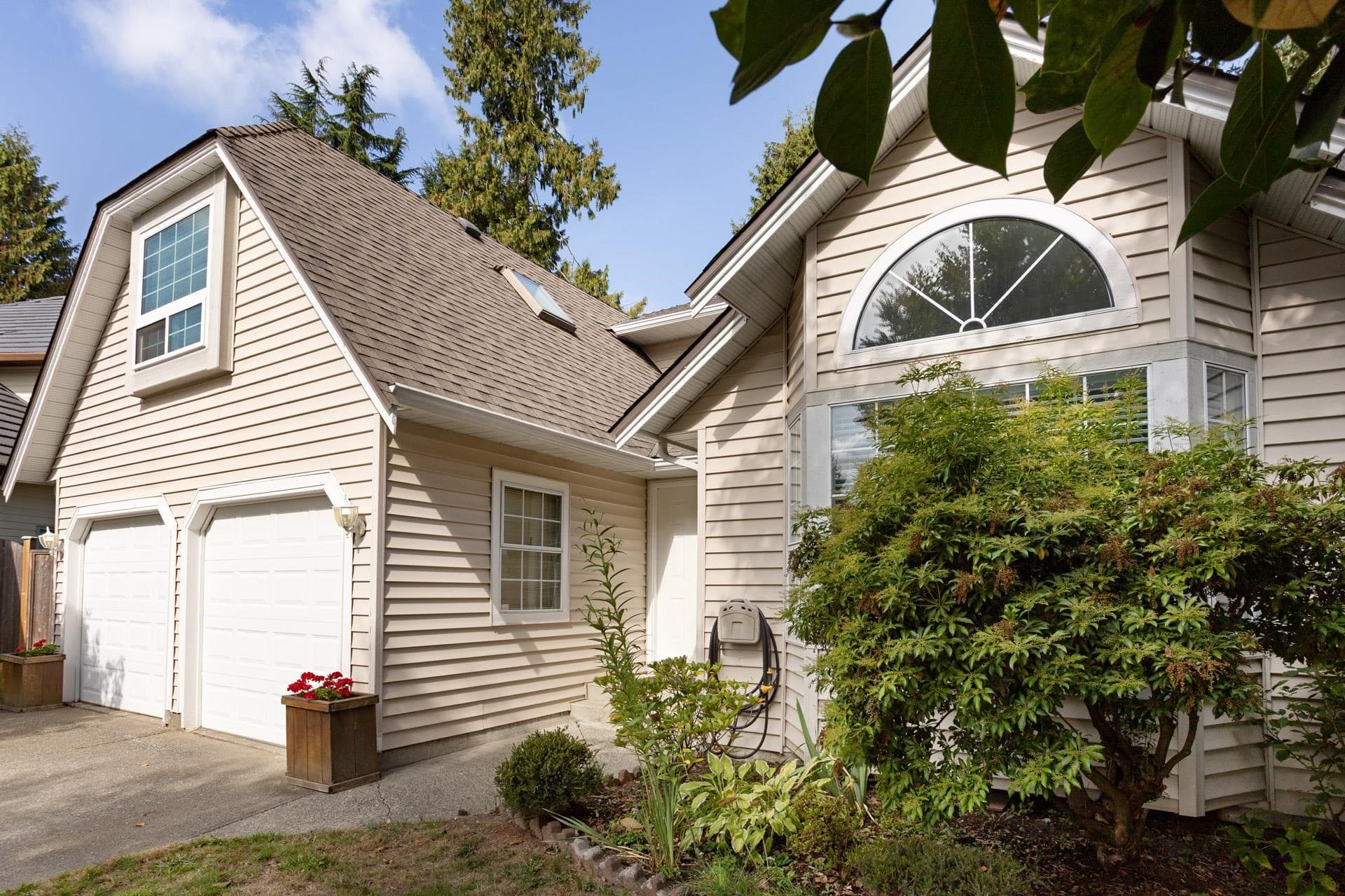 15733 98a Avenue, Surrey, V4N 2V7 — photo 3