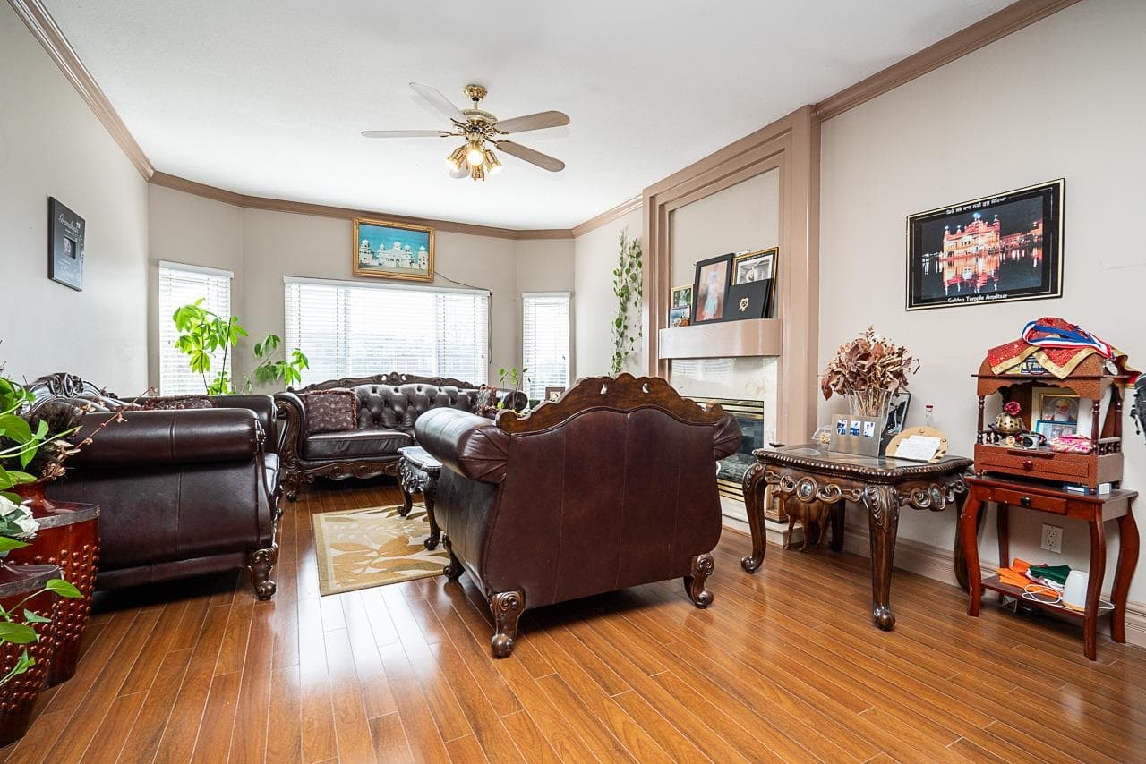 319 Lawrence Street, New Westminster, V3M 5L3 — photo 4
