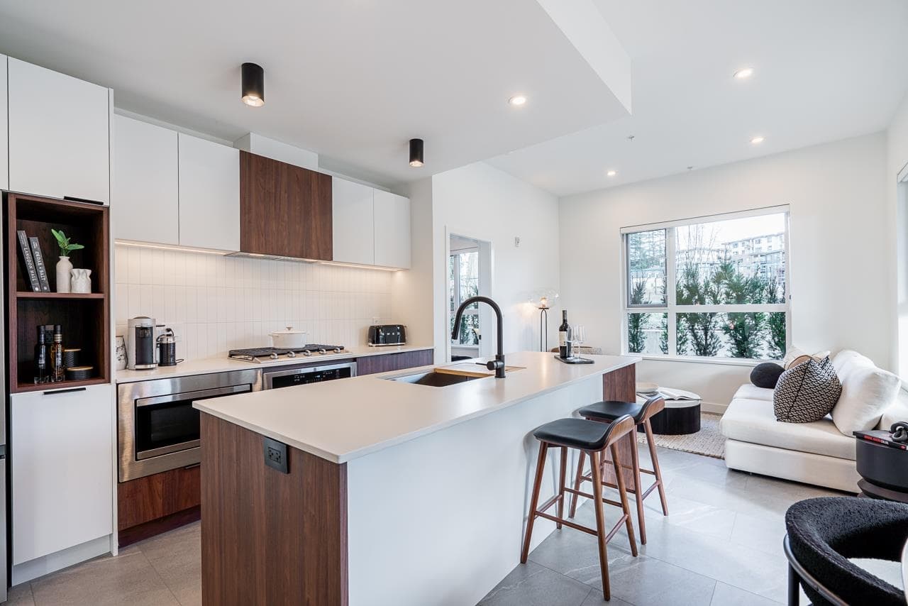 110 - 623 Kemsley Avenue, Coquitlam, V3J 0L8 — photo 1