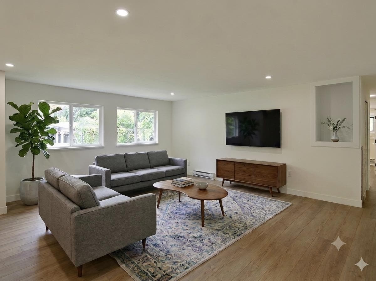 5787 Ebbtide Street, Sechelt