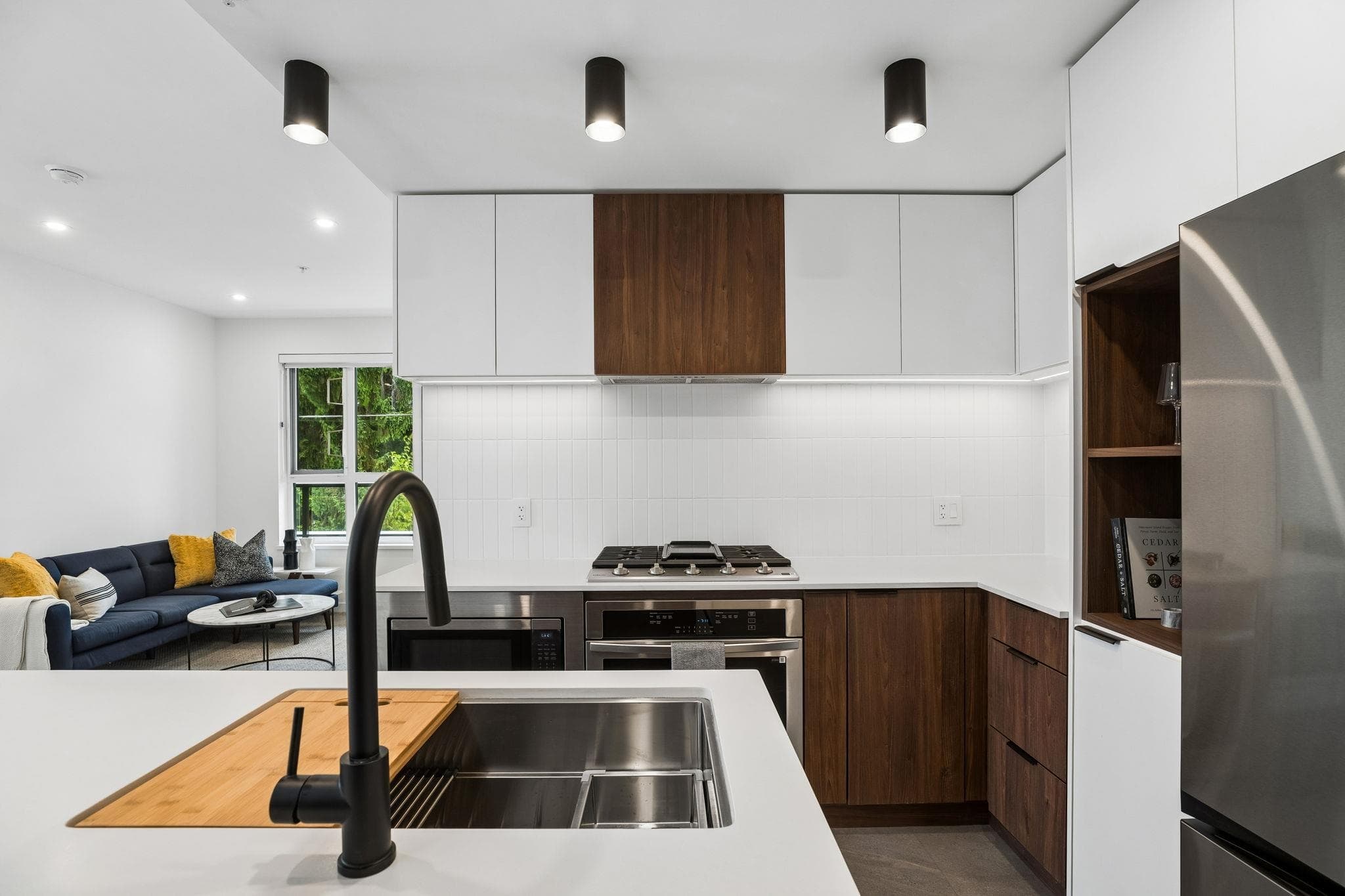 206 - 623 Kemsley Avenue, Coquitlam, V3J 0L8 — photo 3