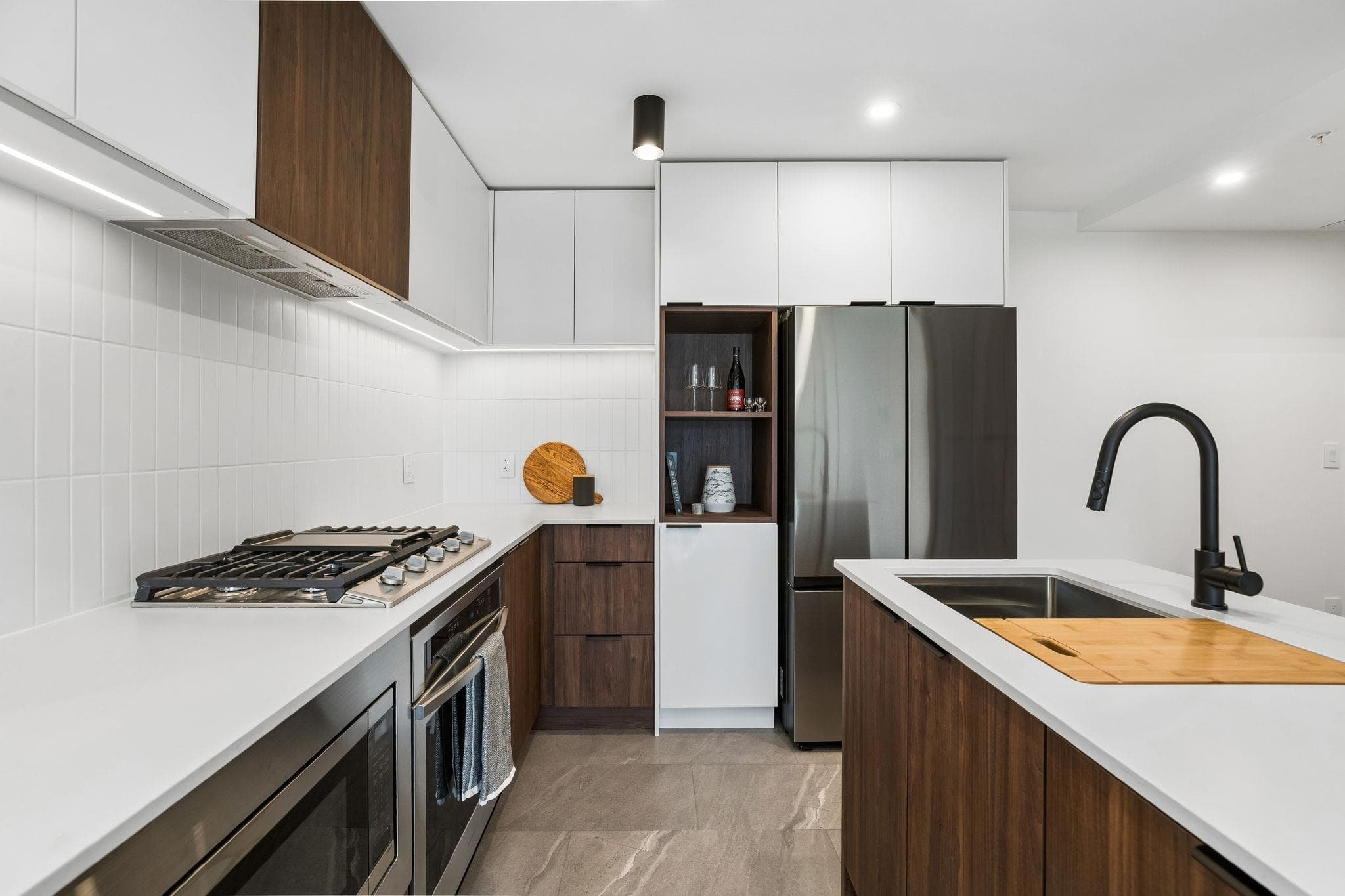 206 - 623 Kemsley Avenue, Coquitlam, V3J 0L8 — photo 4
