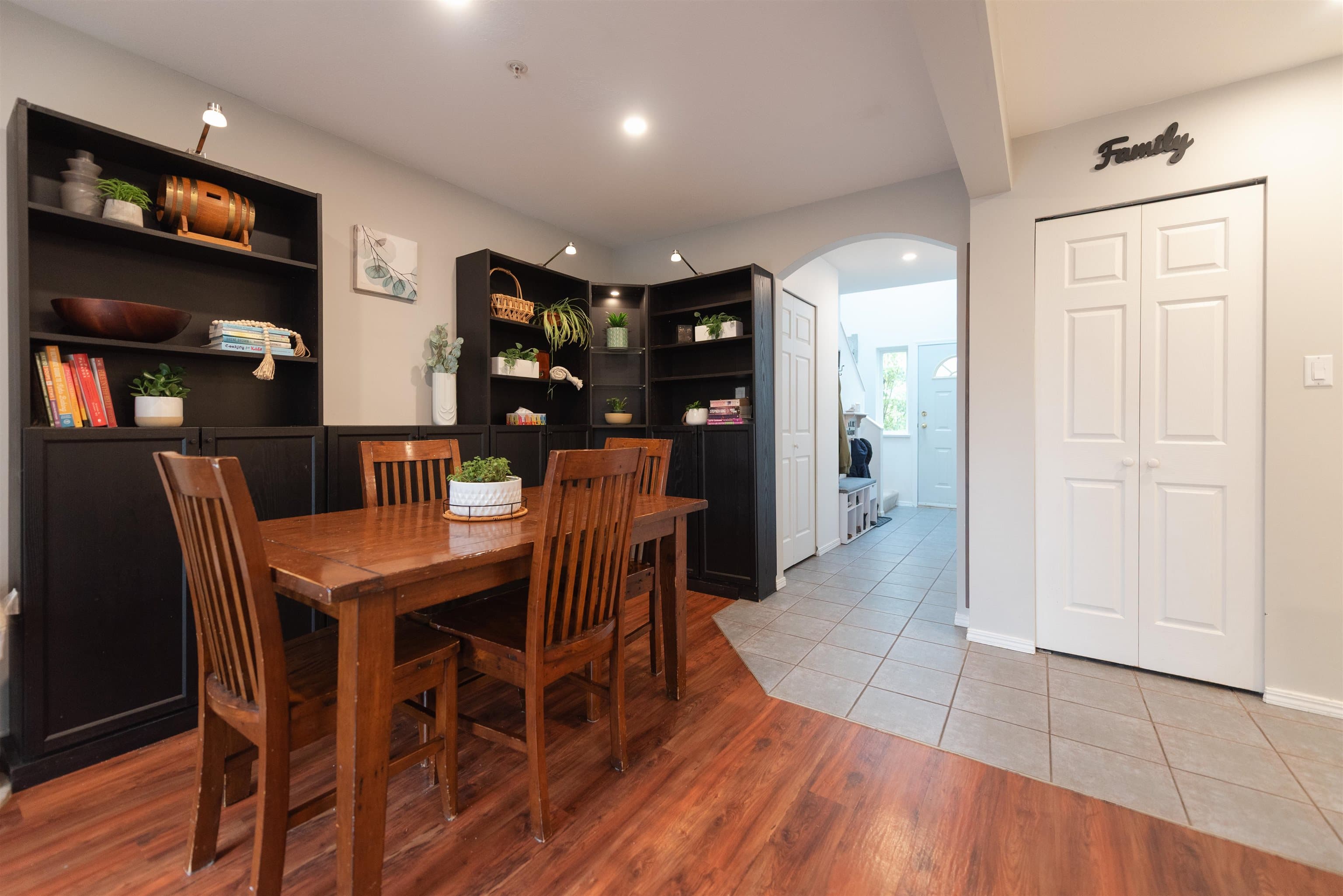 111 - 5711 Ebbtide Street, Sechelt, V7Z 0J5 — photo 5