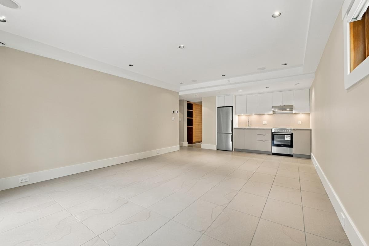 1090A W 55th Avenue, Vancouver, V6P 1R1 — photo 3