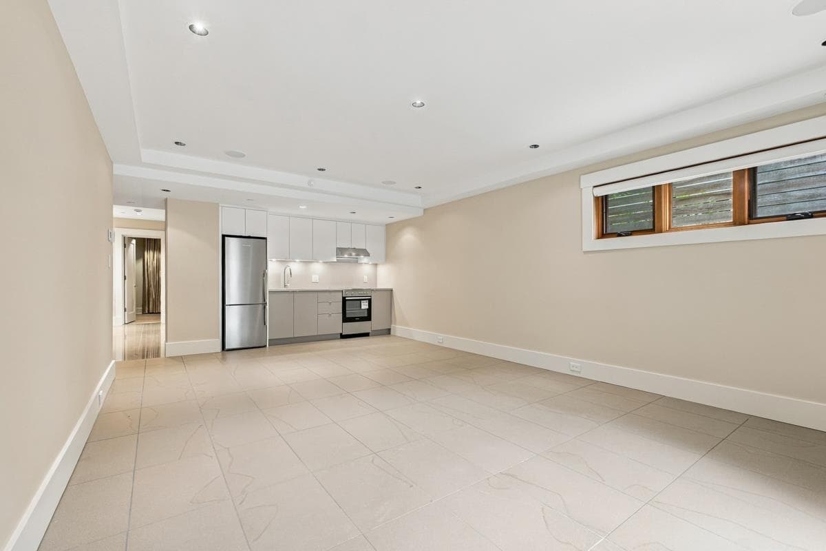 1090A W 55th Avenue, Vancouver