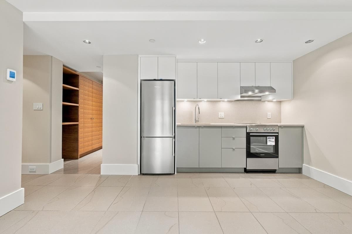 1090A W 55th Avenue, Vancouver, V6P 1R1 — photo 4