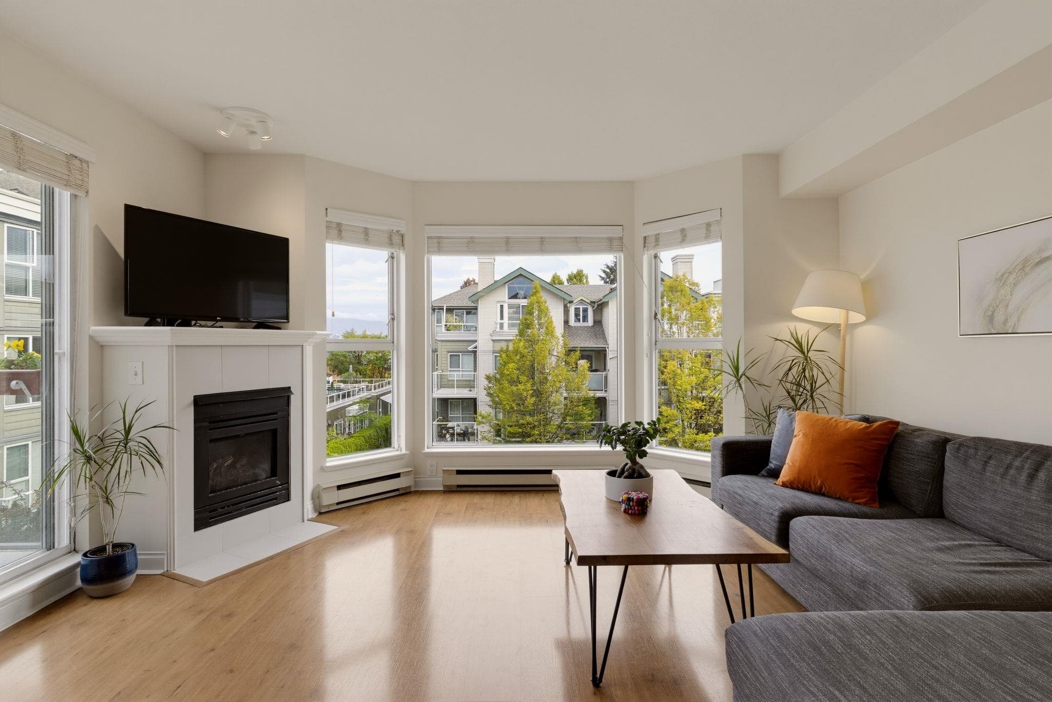 303 - 225 E 19th Avenue, Vancouver, V5V 1J3 — photo 2