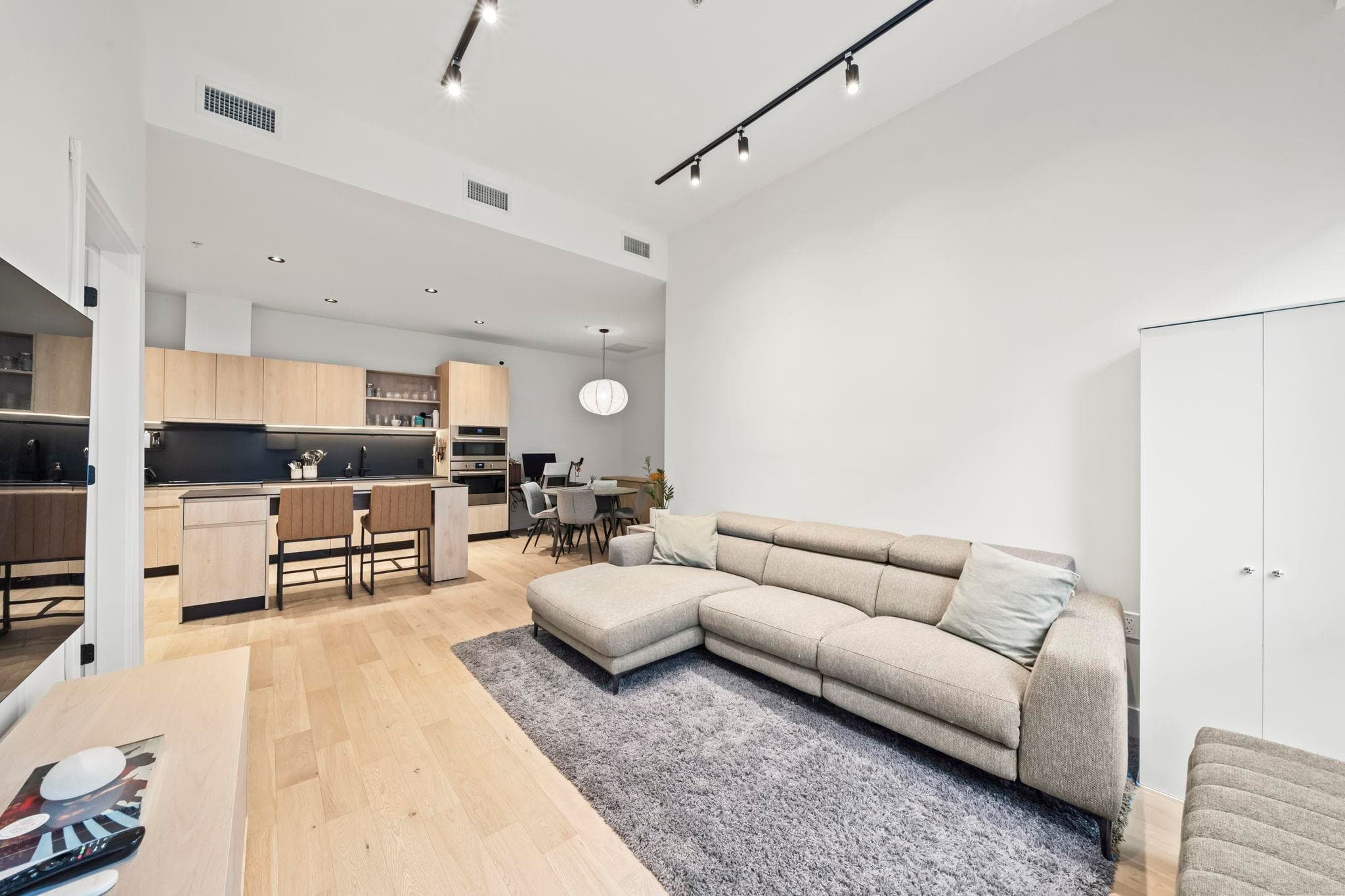 3958 Dumfries Street, Vancouver, V5N 0J1 — photo 2