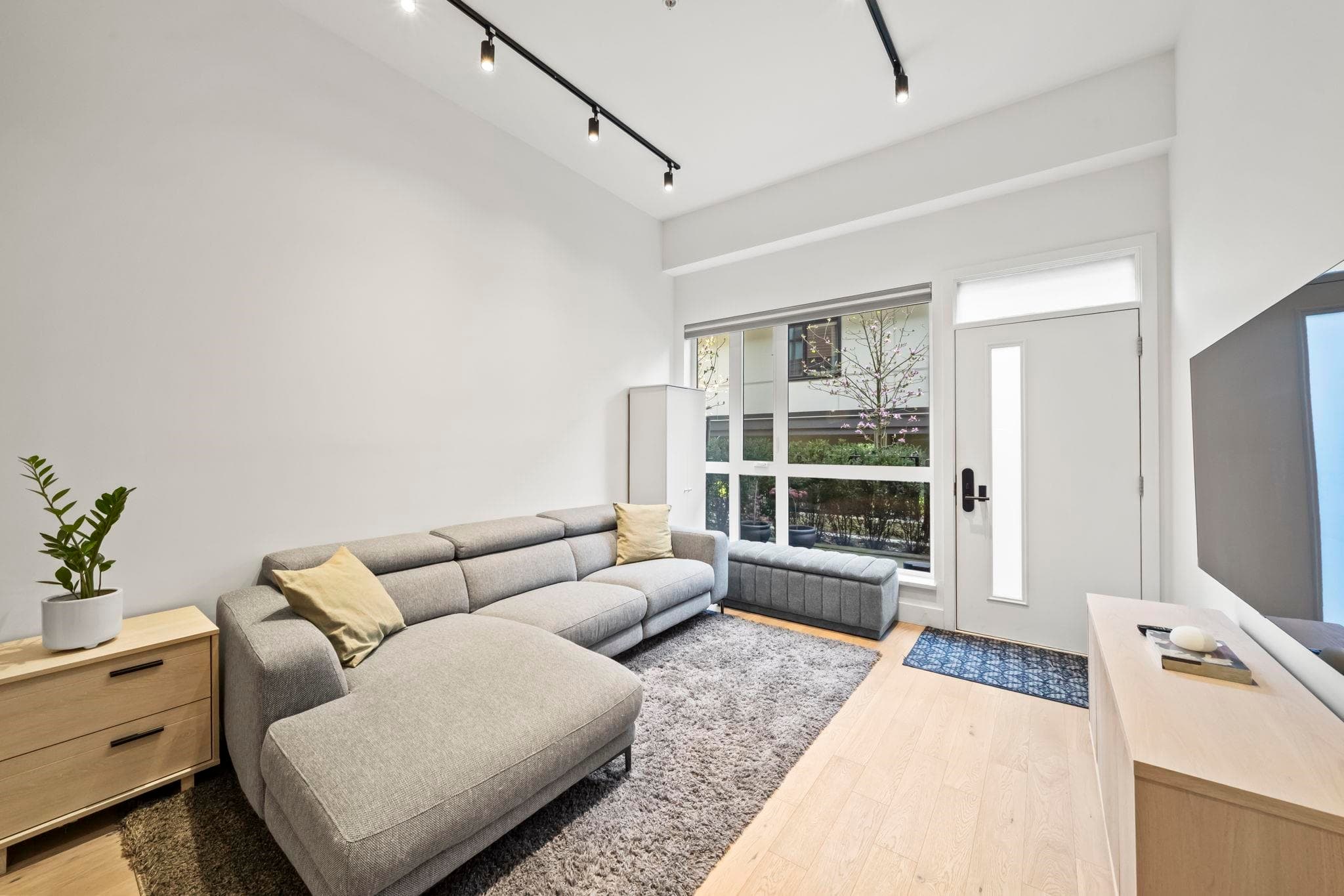 3958 Dumfries Street, Vancouver, V5N 0J1 — photo 3