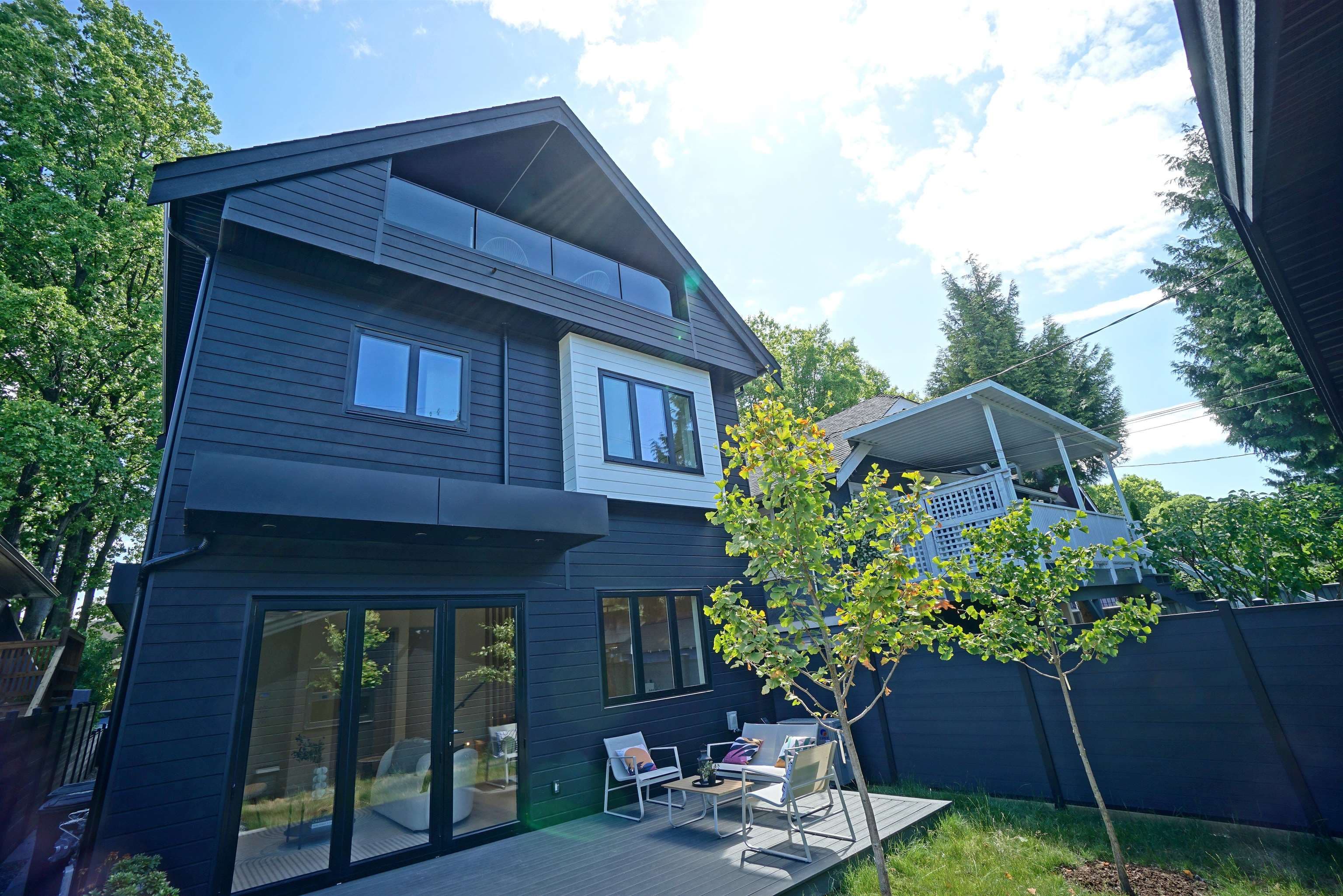 2 - 3315 W 10th Street, Vancouver