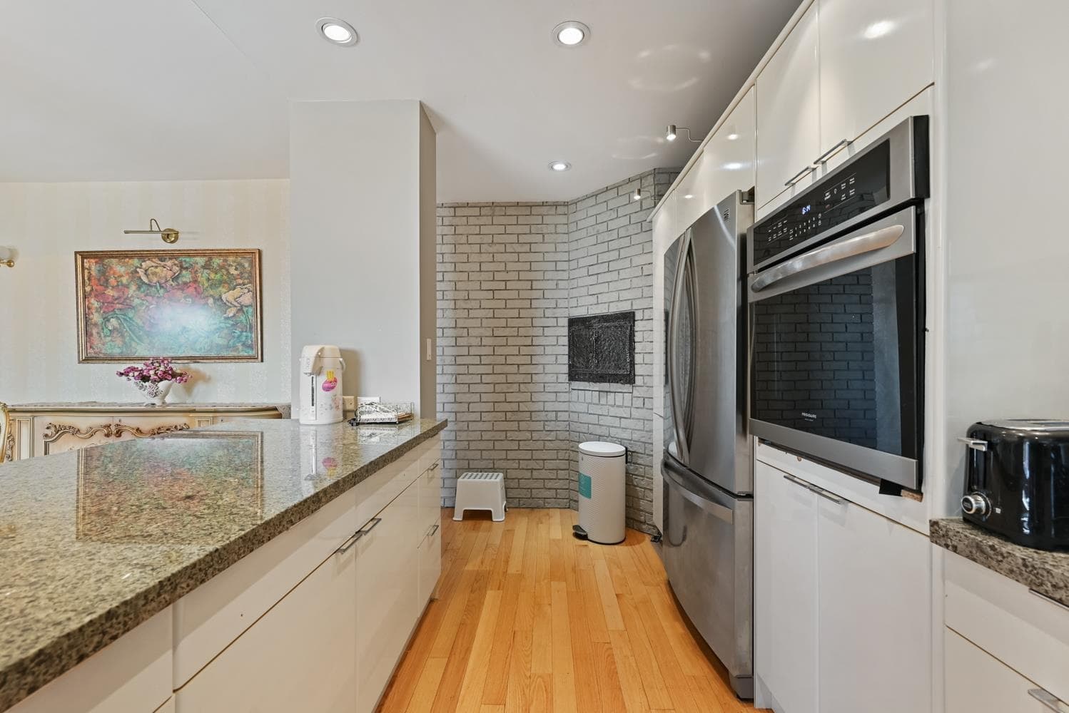 Main Floor - 1053 Millstream Road, Vancouver, V7S 2C8 — photo 3