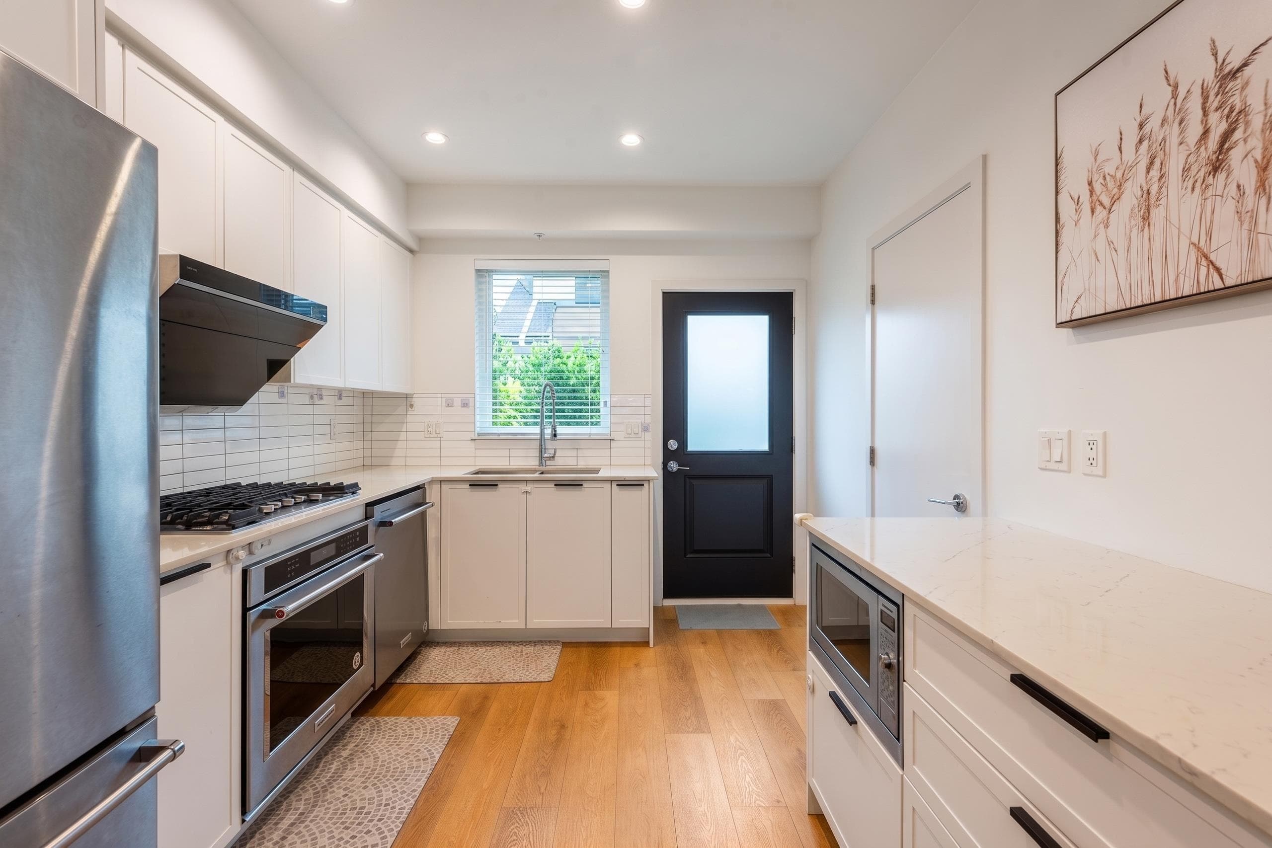 201 - 6933 Arcola Street, Burnaby, V5E 1H5 — photo 4