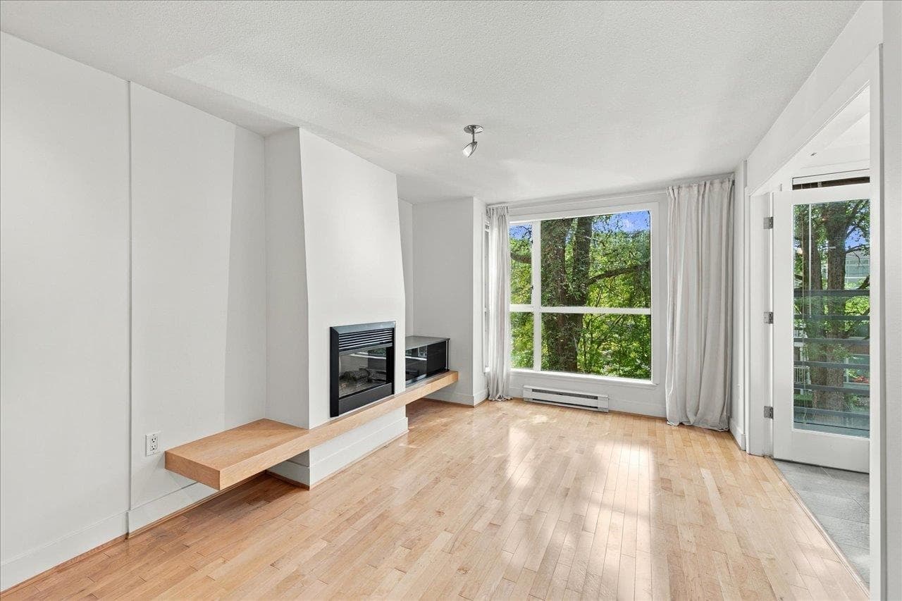 403 - 2137 W 10th Avenue, Vancouver, V6K 4W4 — photo 3