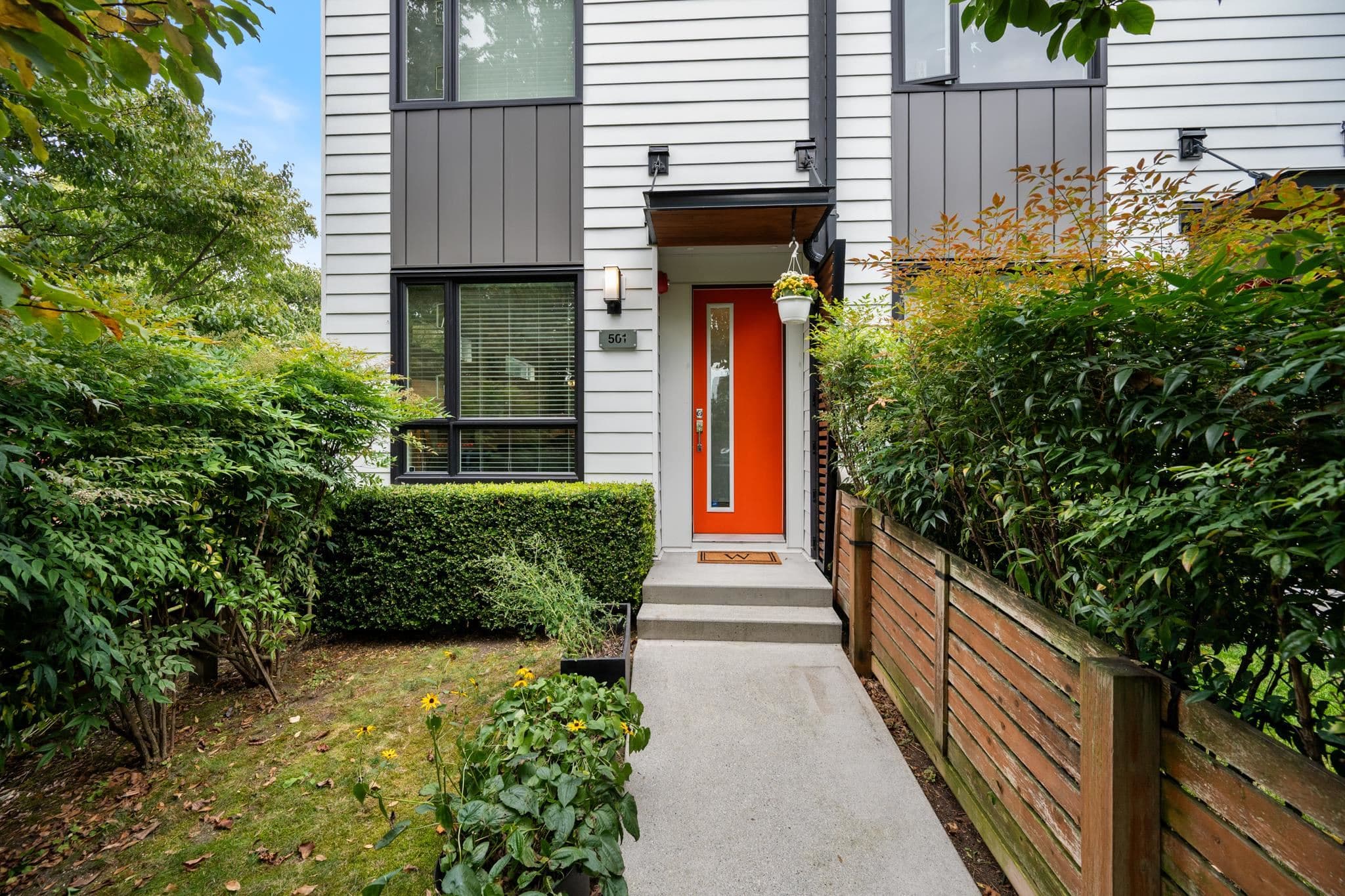 501 E 44th Avenue, Vancouver, V5W 0C5 — photo 2