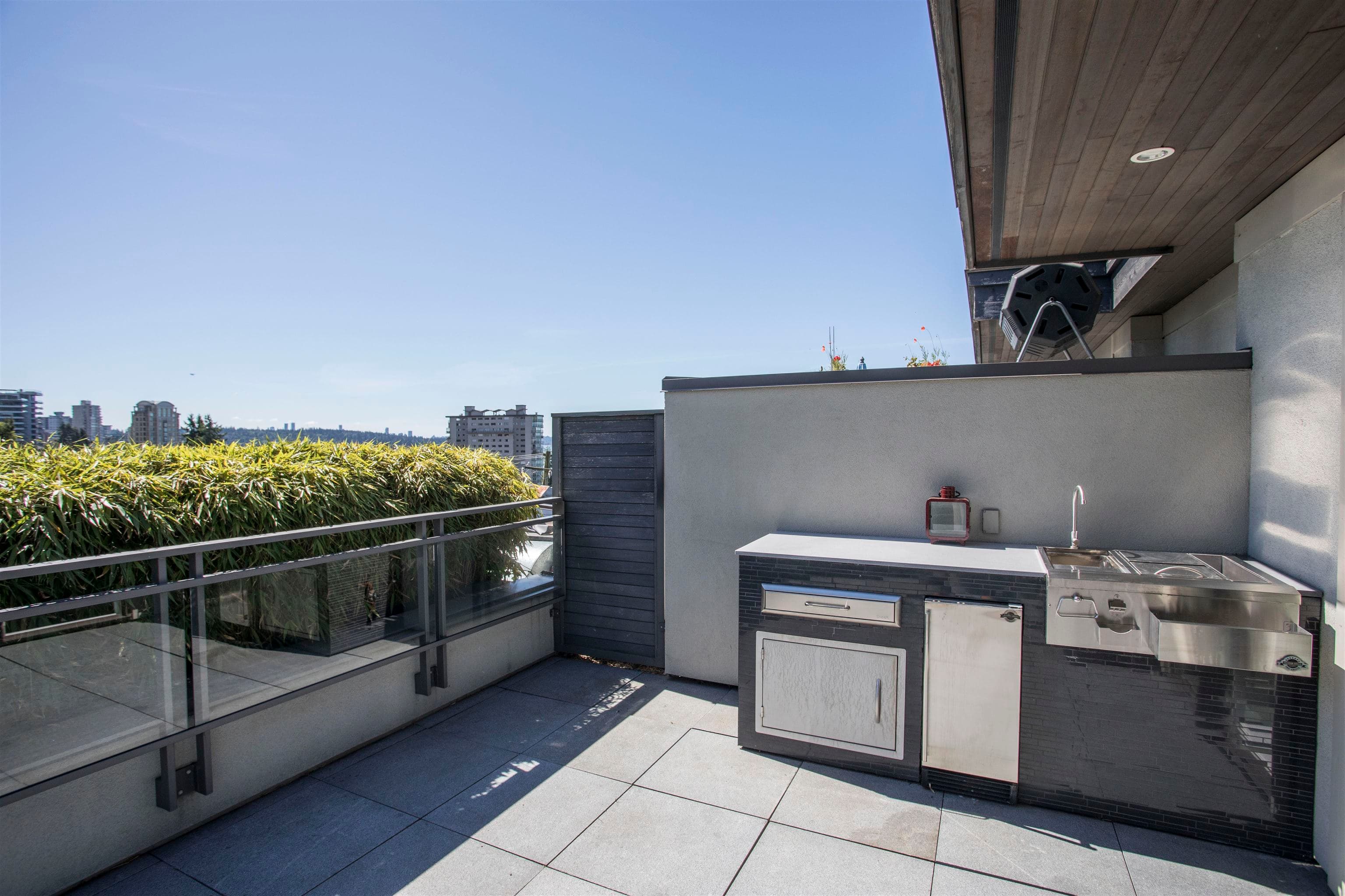 300 - 2432 Haywood Avenue, West Vancouver