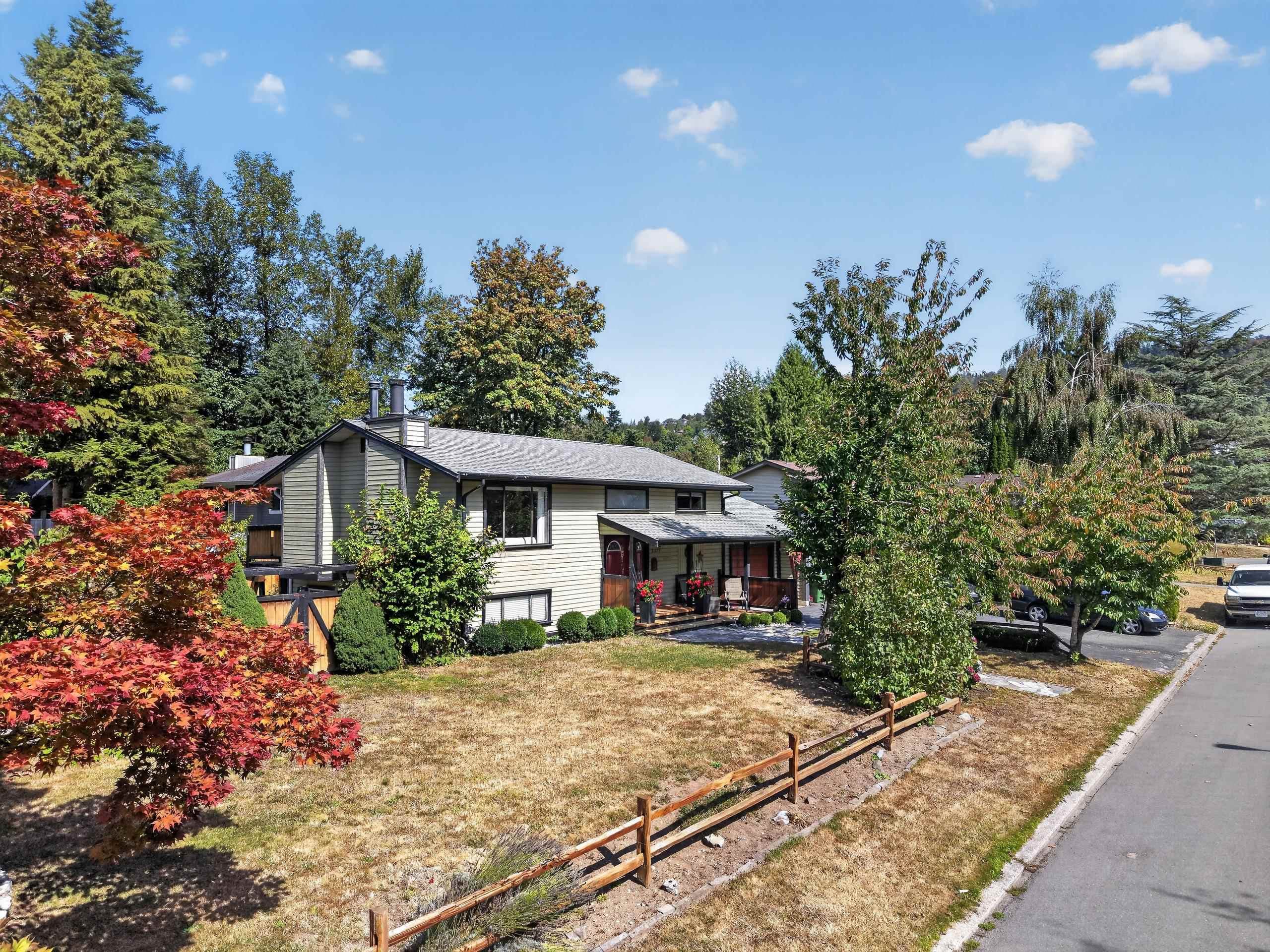35275 Wells Gray Avenue, Abbotsford, V2S 5X2 — photo 1