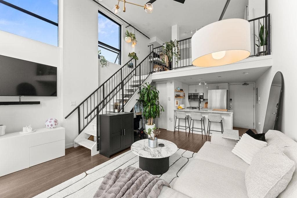 401 - 1 E Cordova Street, Vancouver