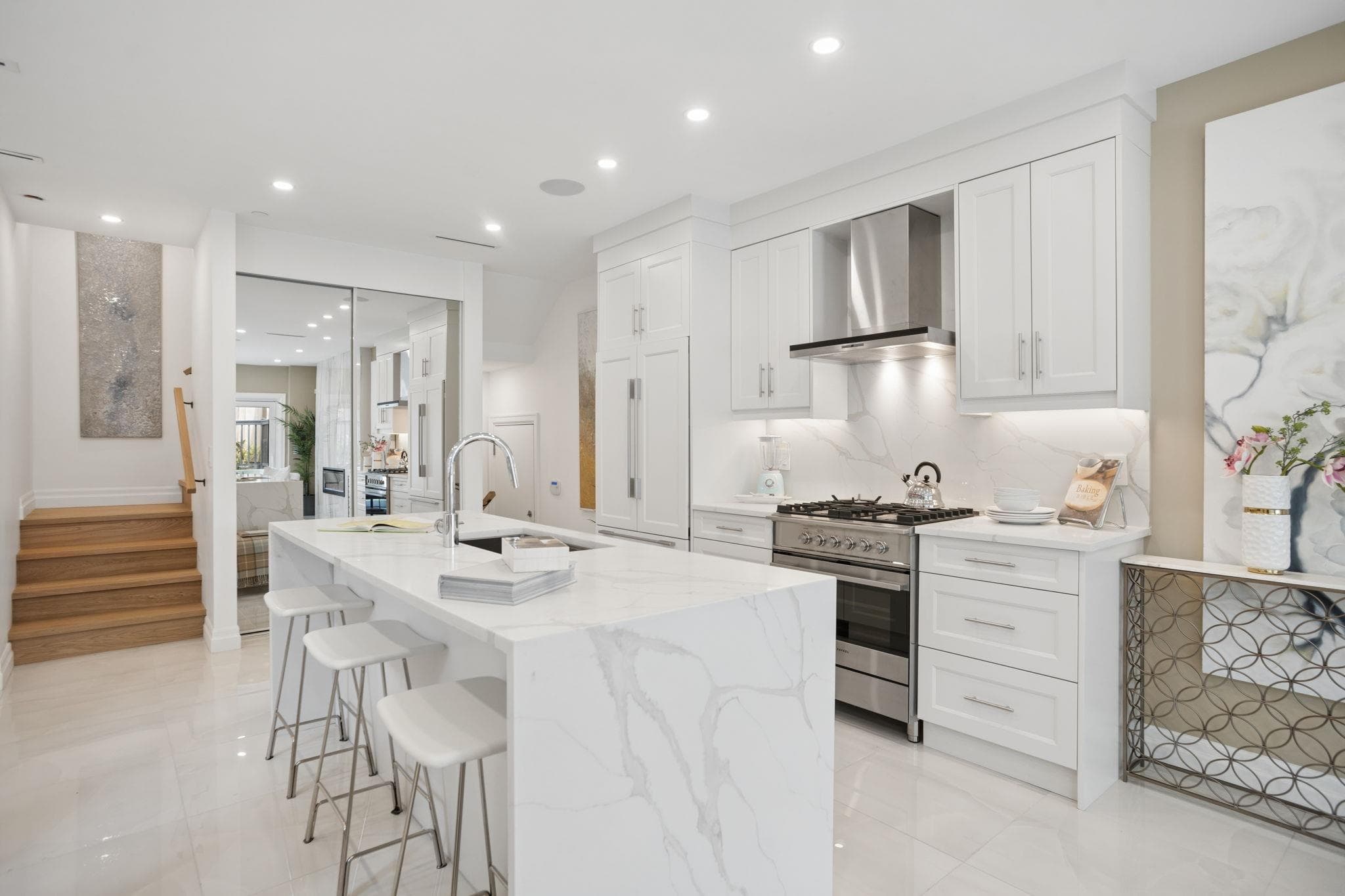 2523 W 8th Avenue, Vancouver, V6K 2B3 — photo 2