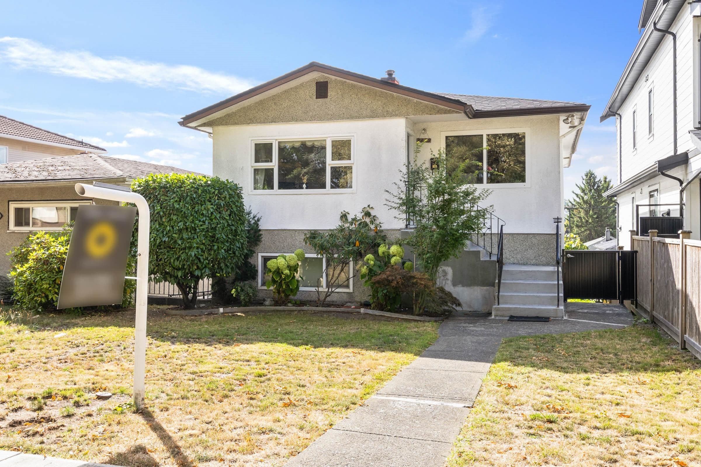 3350 E 8 Avenue, Vancouver