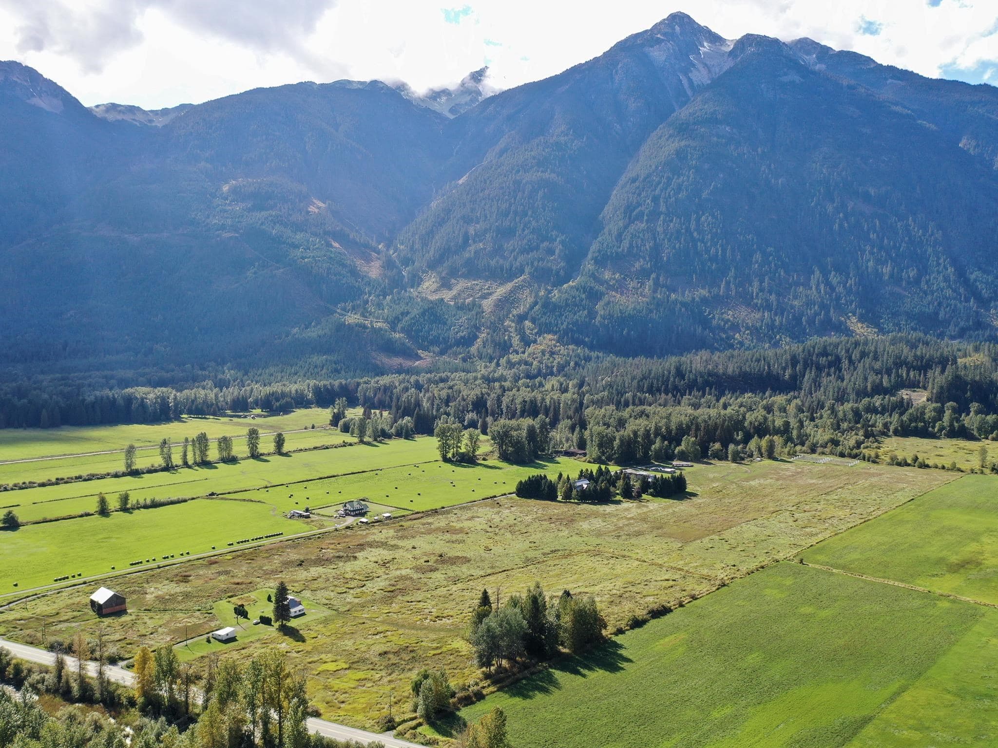 8891 Pemberton Meadows Road, Pemberton, V0N 2L2 — photo 2