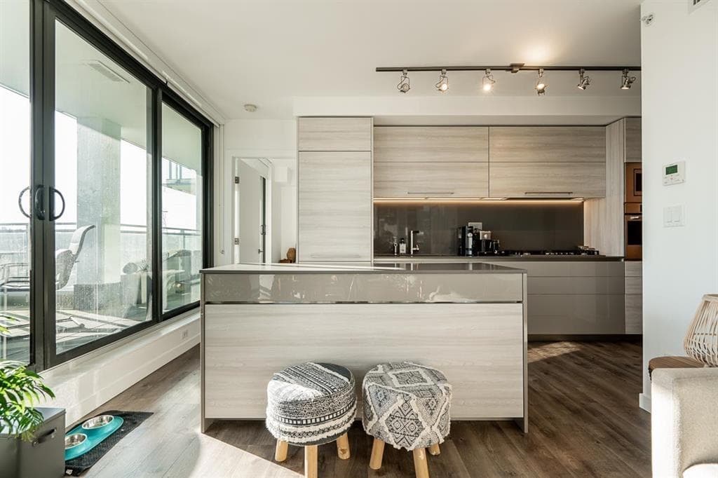 303 - 4488 Juneau Street, Burnaby, V5C 0M4 — photo 4