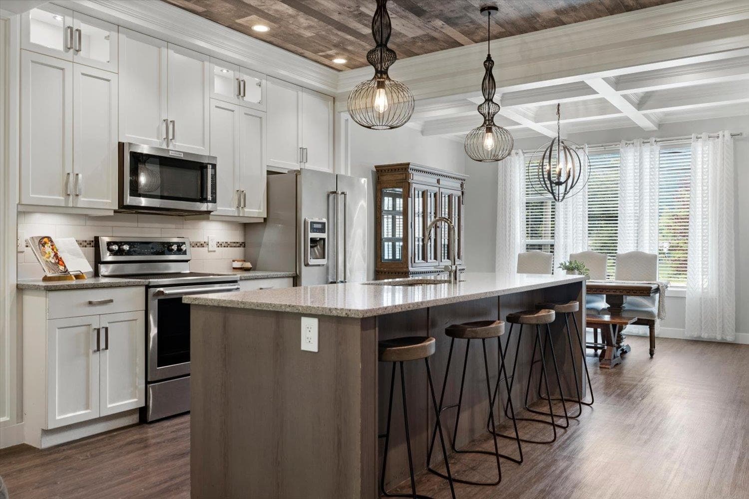 2 - 520 Hot Springs Road, Harrison Hot Springs