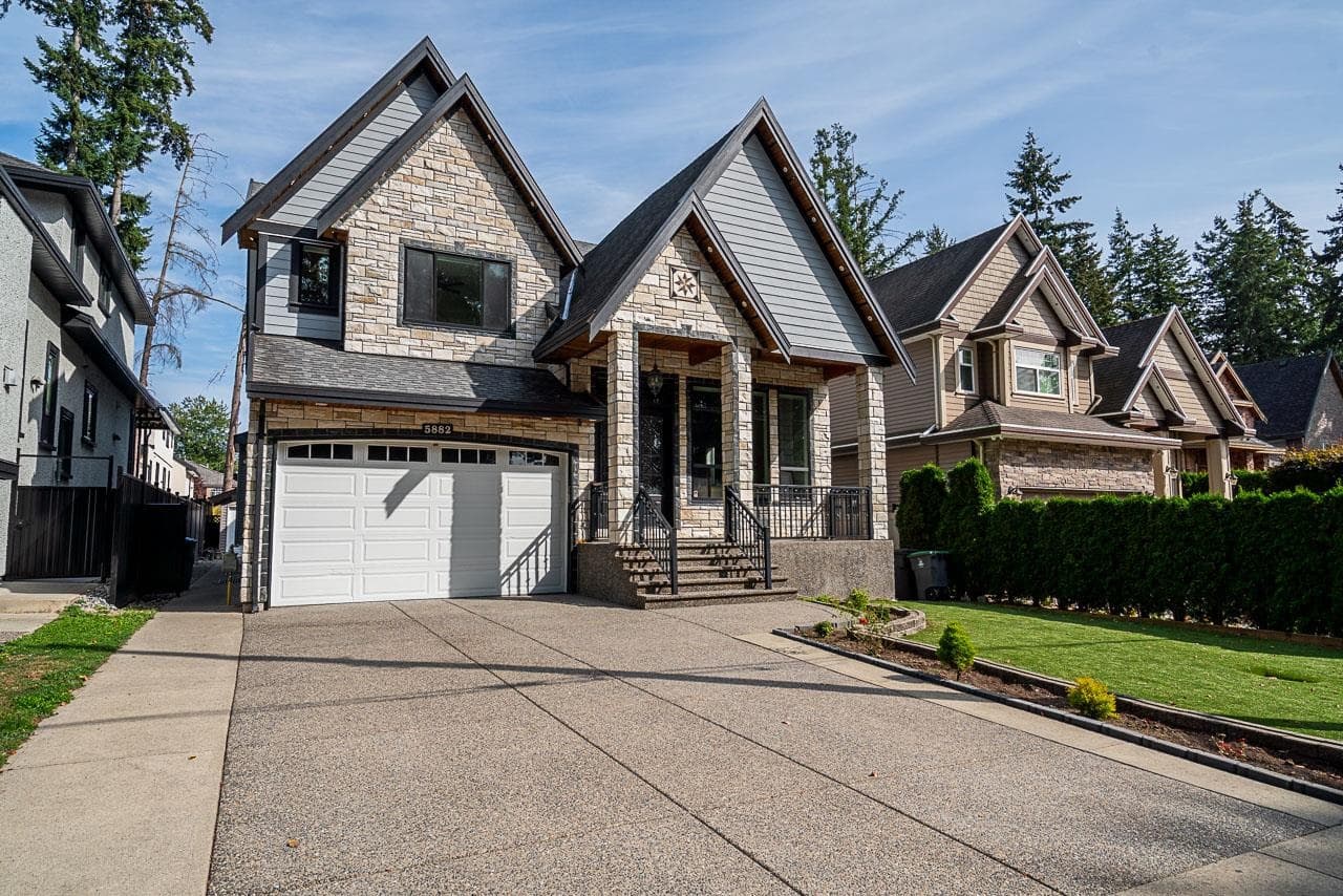 5882 126 Street, Surrey, V3X 1V8 — photo 2