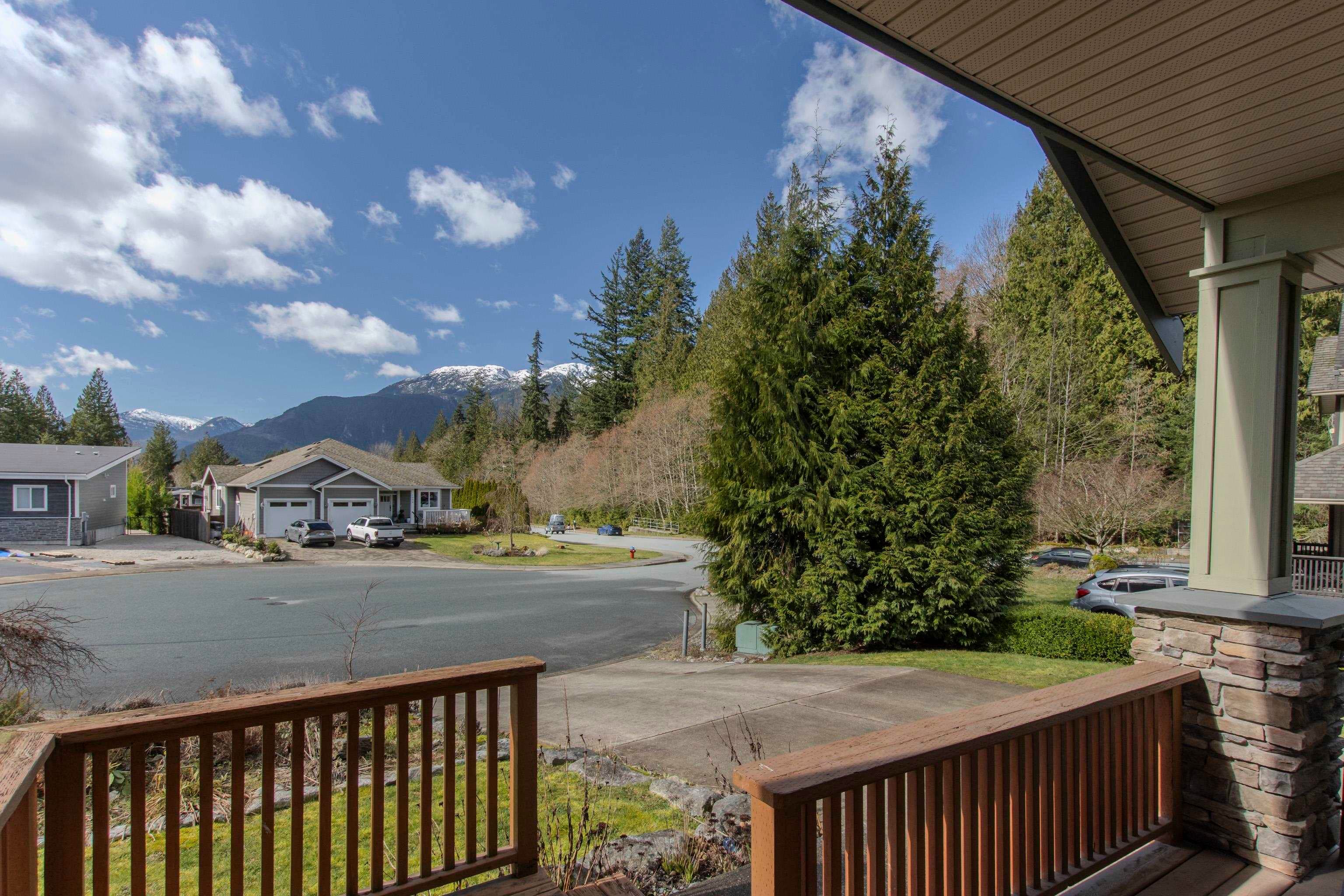 1003 Ash Place, Squamish, V8B 0W2 — photo 3