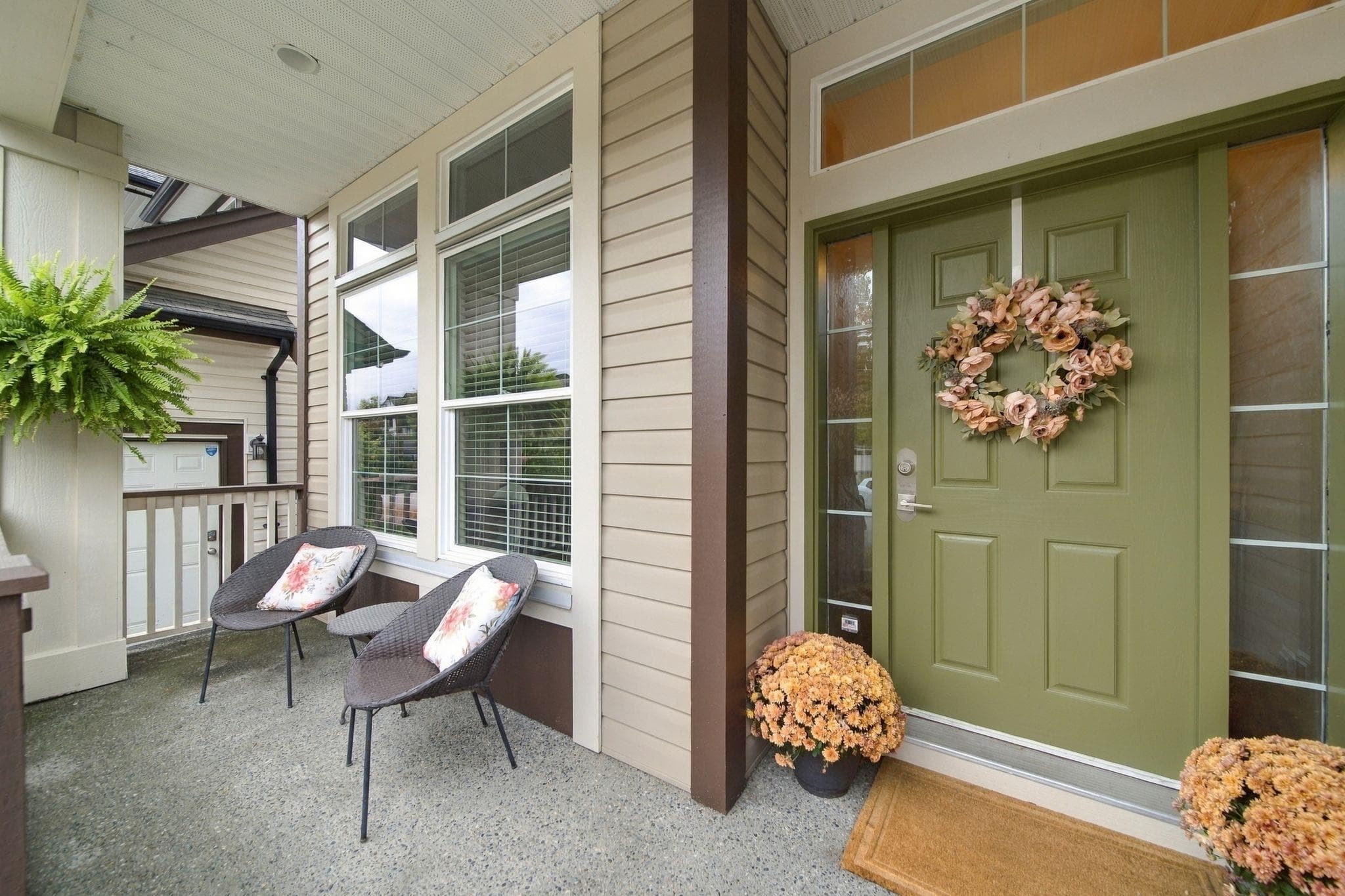19556 Thorburn Way, Pitt Meadows, V3Y 0B3 — photo 2