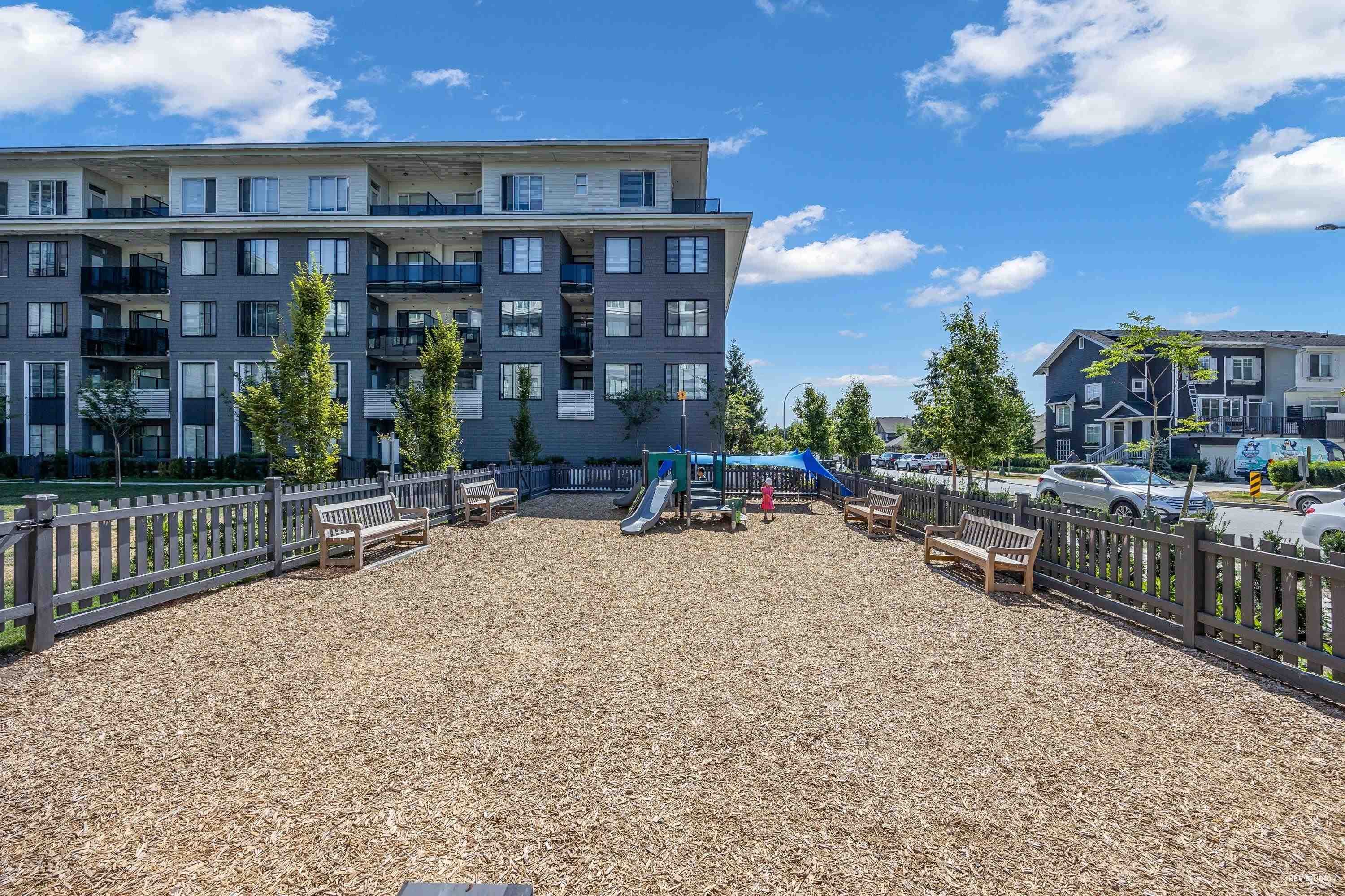 302 - 15825 85 Avenue, Surrey, V4N 6W9 — photo 4