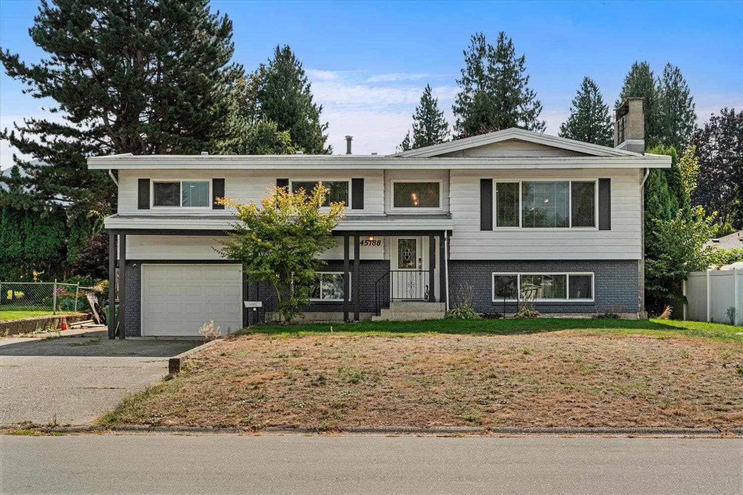 45188 Redwood Avenue, Chilliwack
