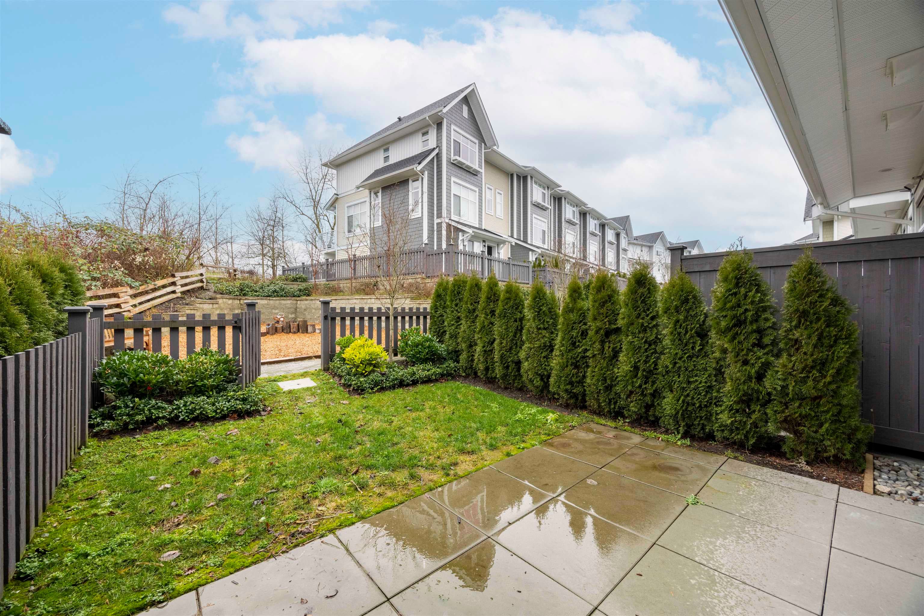 1060 - 11280 Pazarena Place, Maple Ridge, V2X 9H8 — photo 3