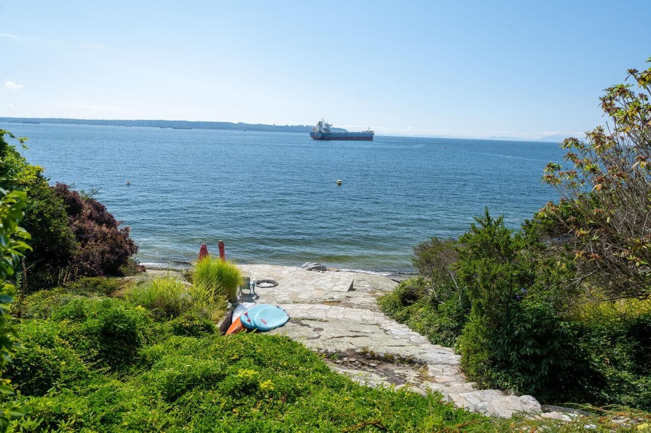 4052 Marine Drive, West Vancouver, V7V 1N6 — photo 1