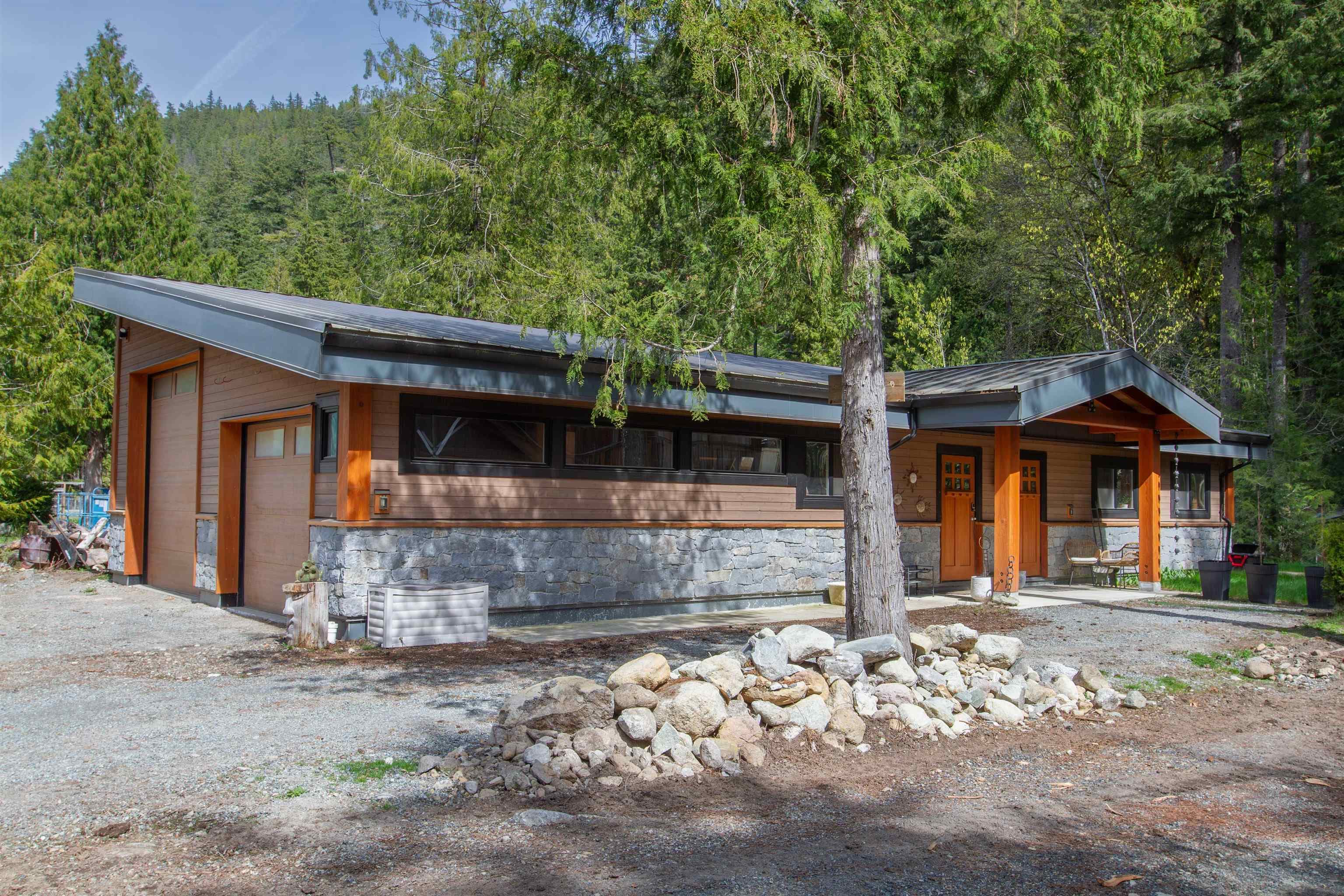 3070 Midnight Way, Squamish, V0N 1T0 — photo 1