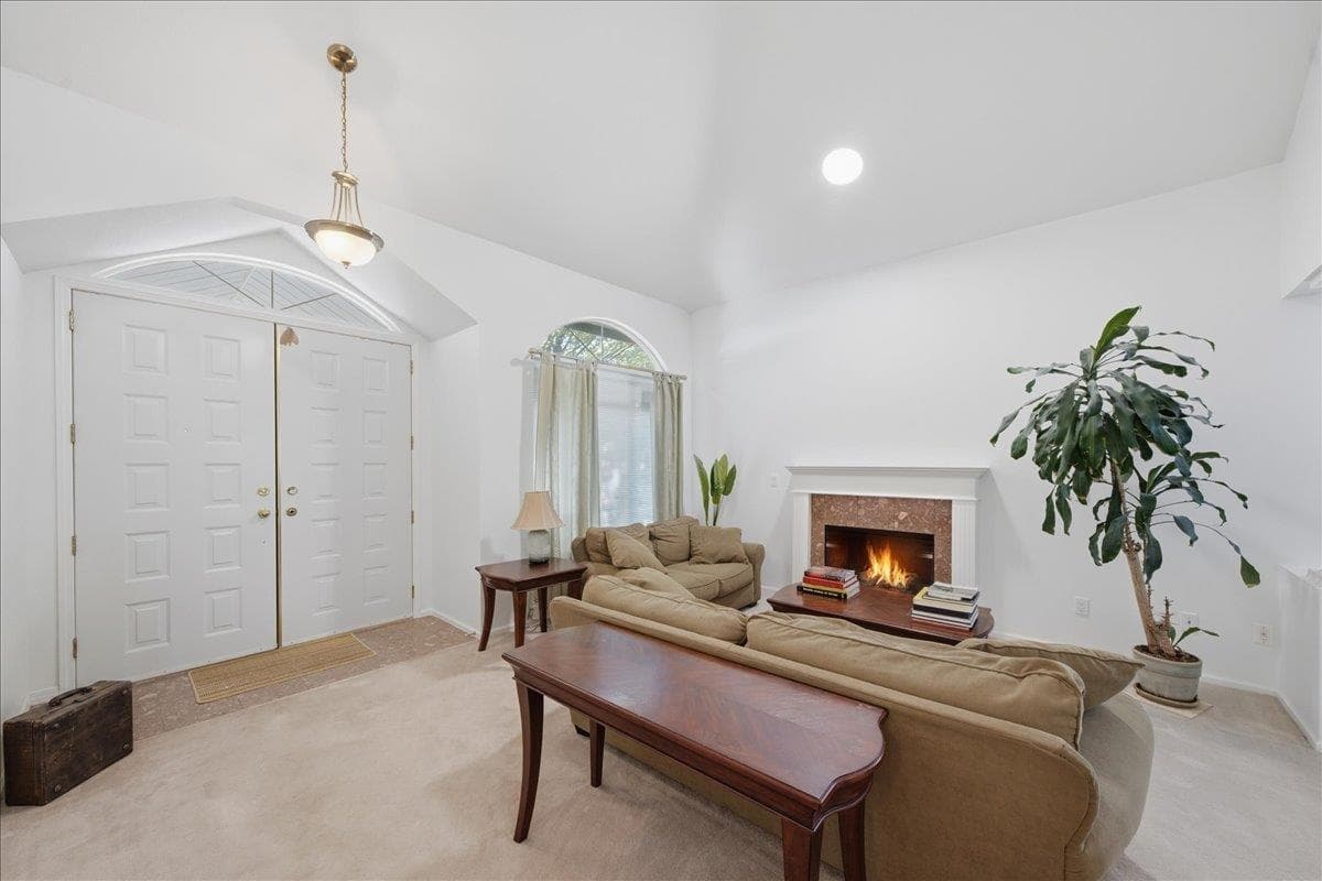 1594 Plateau Crescent, Coquitlam, V3E 3B3 — photo 2