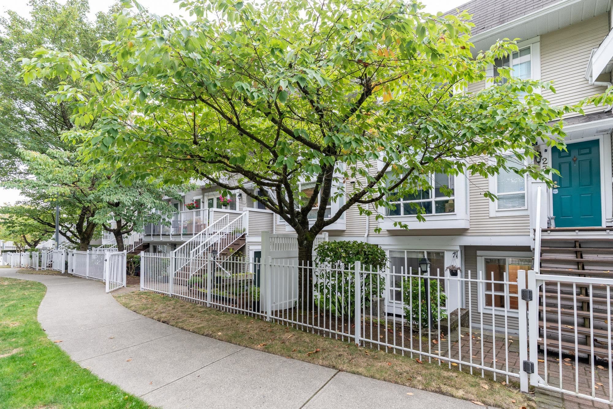 22 - 6588 Southoaks Crescent, Burnaby, V5E 4K1 — photo 3