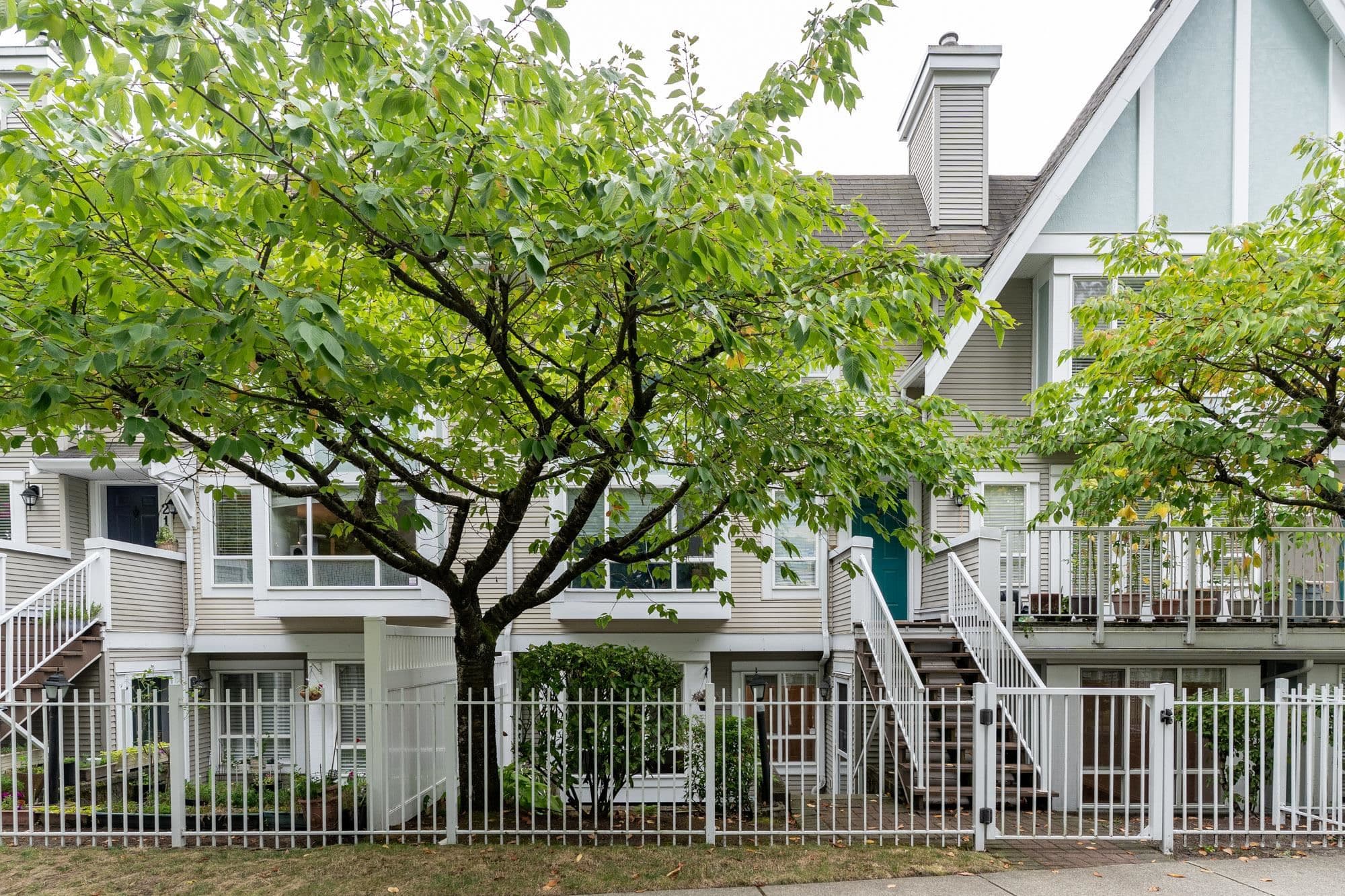 22 - 6588 Southoaks Crescent, Burnaby, V5E 4K1 — photo 1
