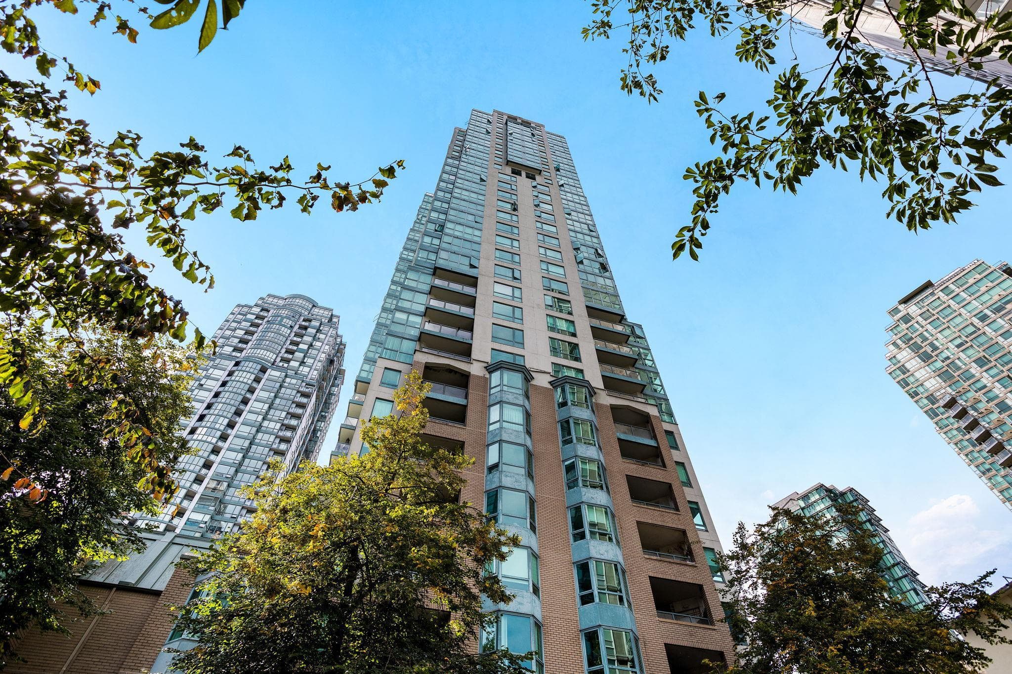1702 - 1238 Melville Street, Vancouver, V6E 4N2 — photo 2