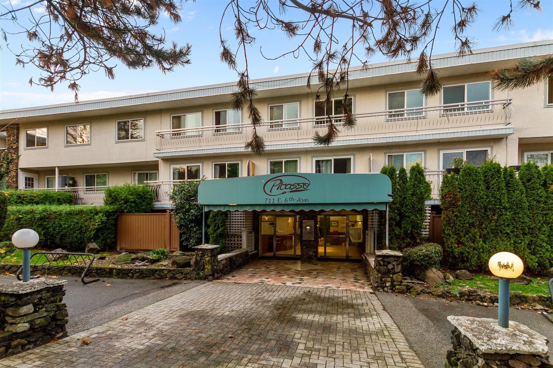 213 - 711 E 6th Avenue, Vancouver, V5T 1L7 — photo 2
