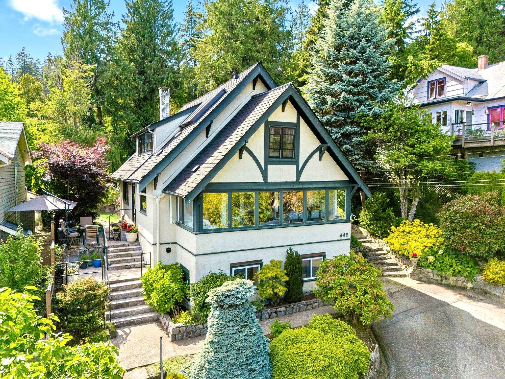 445 N Oxley Street, West Vancouver, V7V 2L5 — photo 1