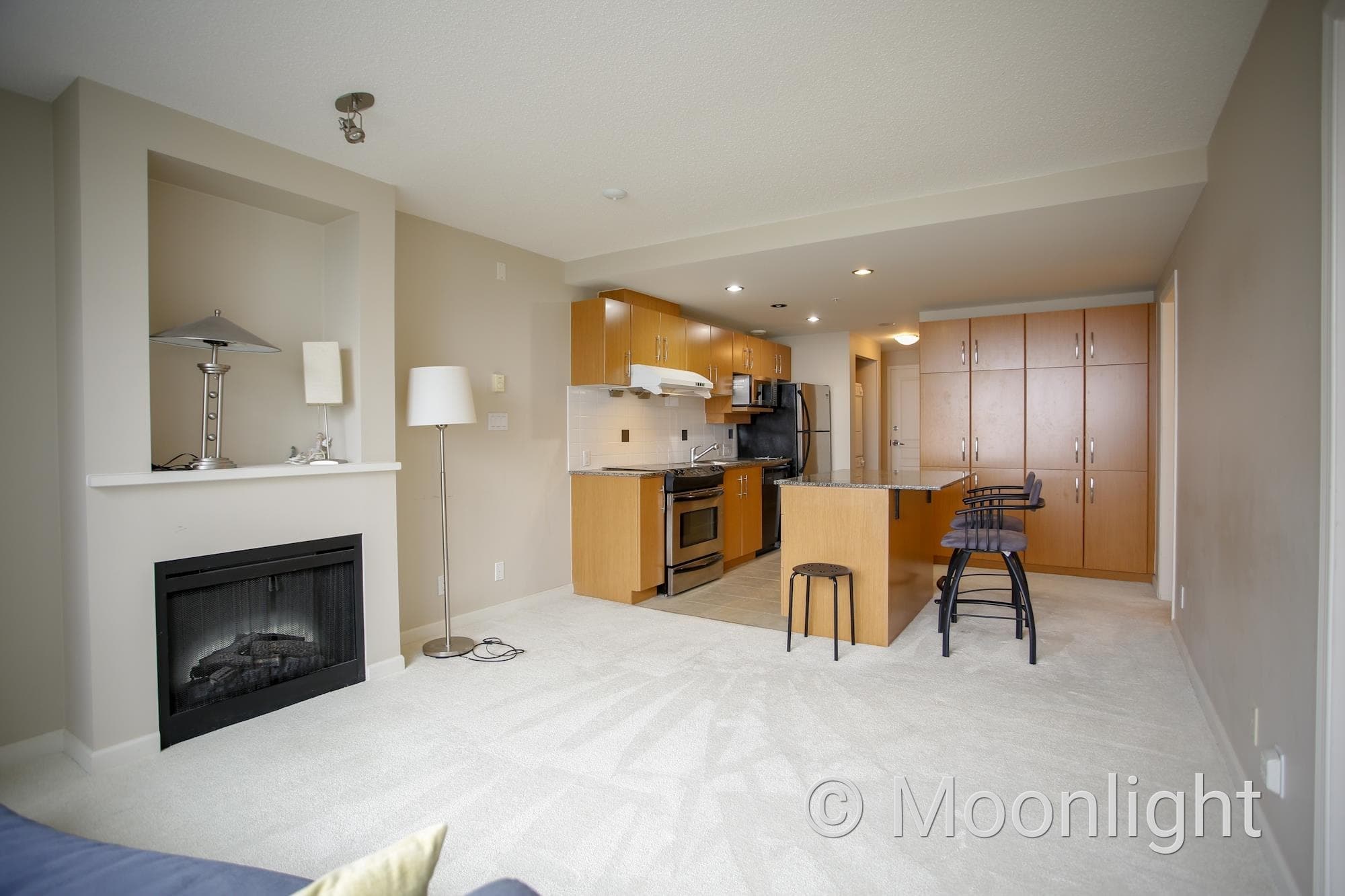 409 - 9298 University Crescent, Burnaby, V5A 4X8 — photo 2