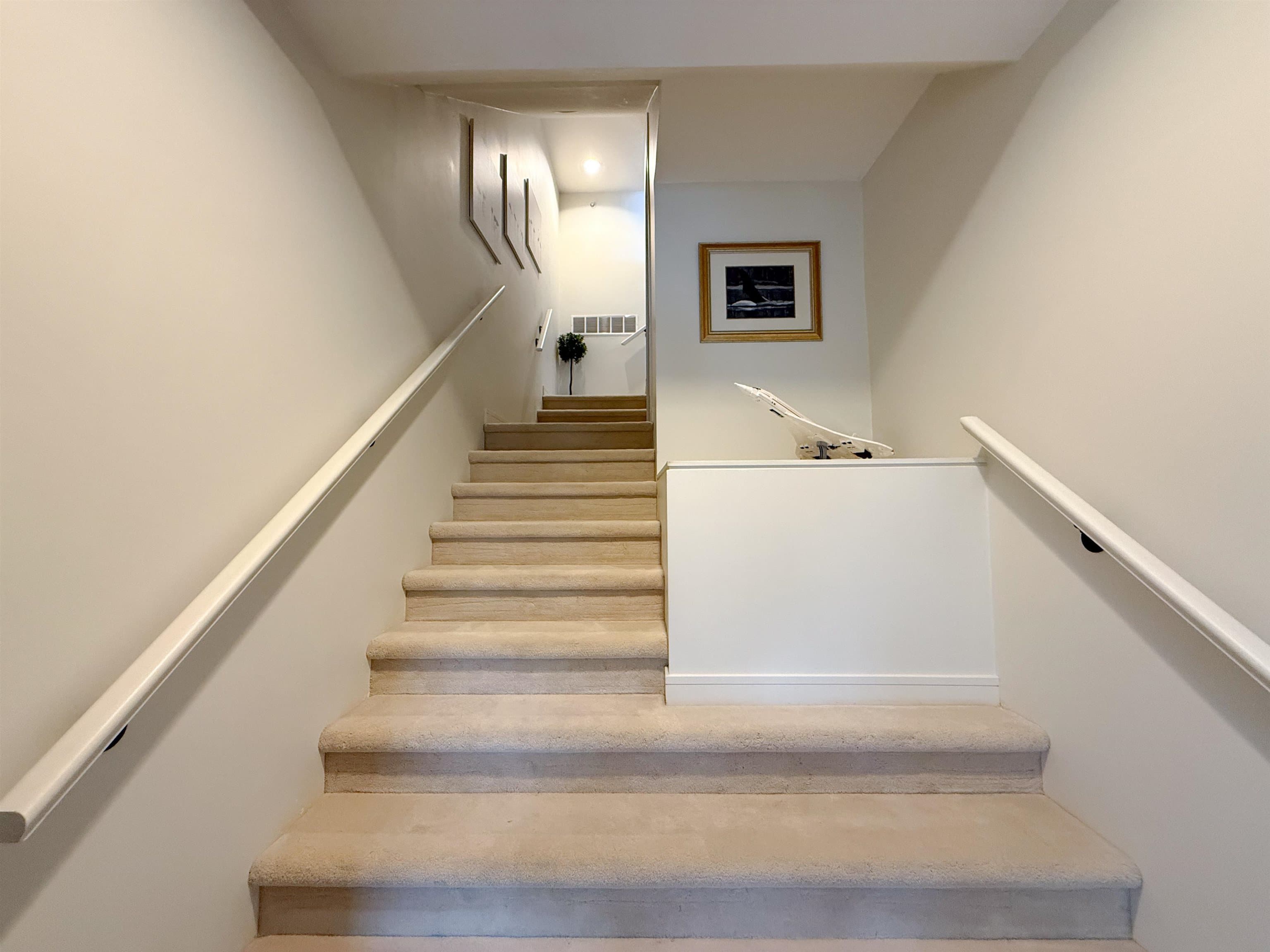 8676 Seascape Drive, West Vancouver, V7W 3J7 — photo 3