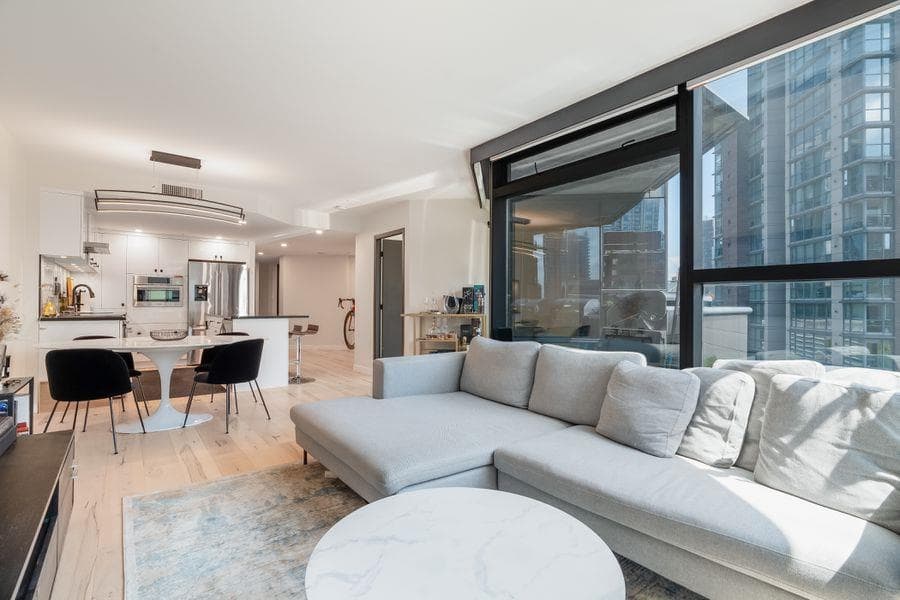 710 - 1050 Burrard Street, Vancouver, V6Z 2S3 — photo 2