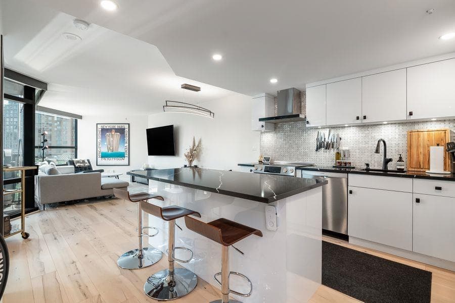 710 - 1050 Burrard Street, Vancouver, V6Z 2S3 — photo 3