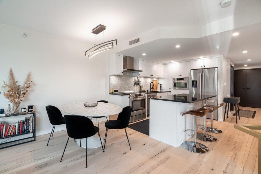 710 - 1050 Burrard Street, Vancouver, V6Z 2S3 — photo 4