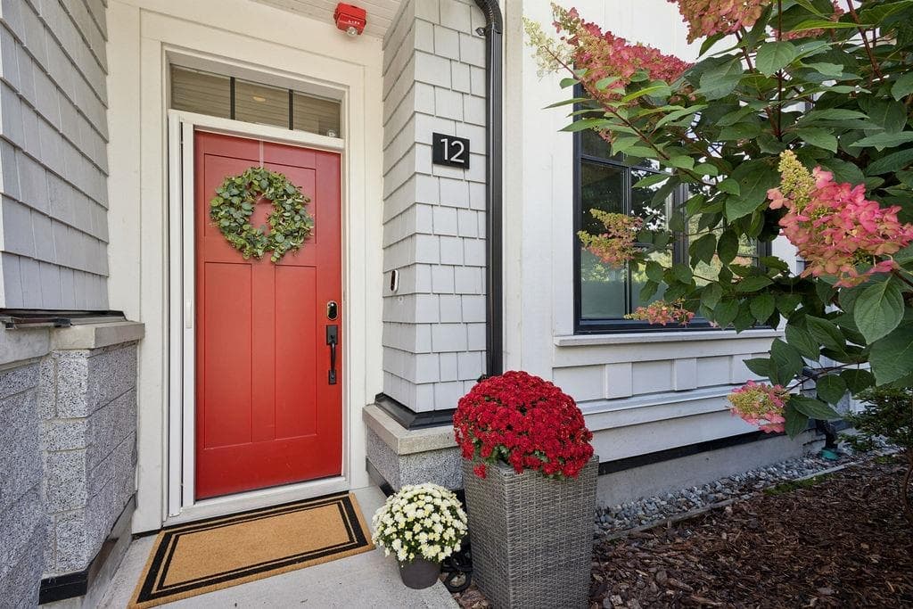 12 - 1133 Ridgewood Drive, North Vancouver, V7R 0A4 — photo 1